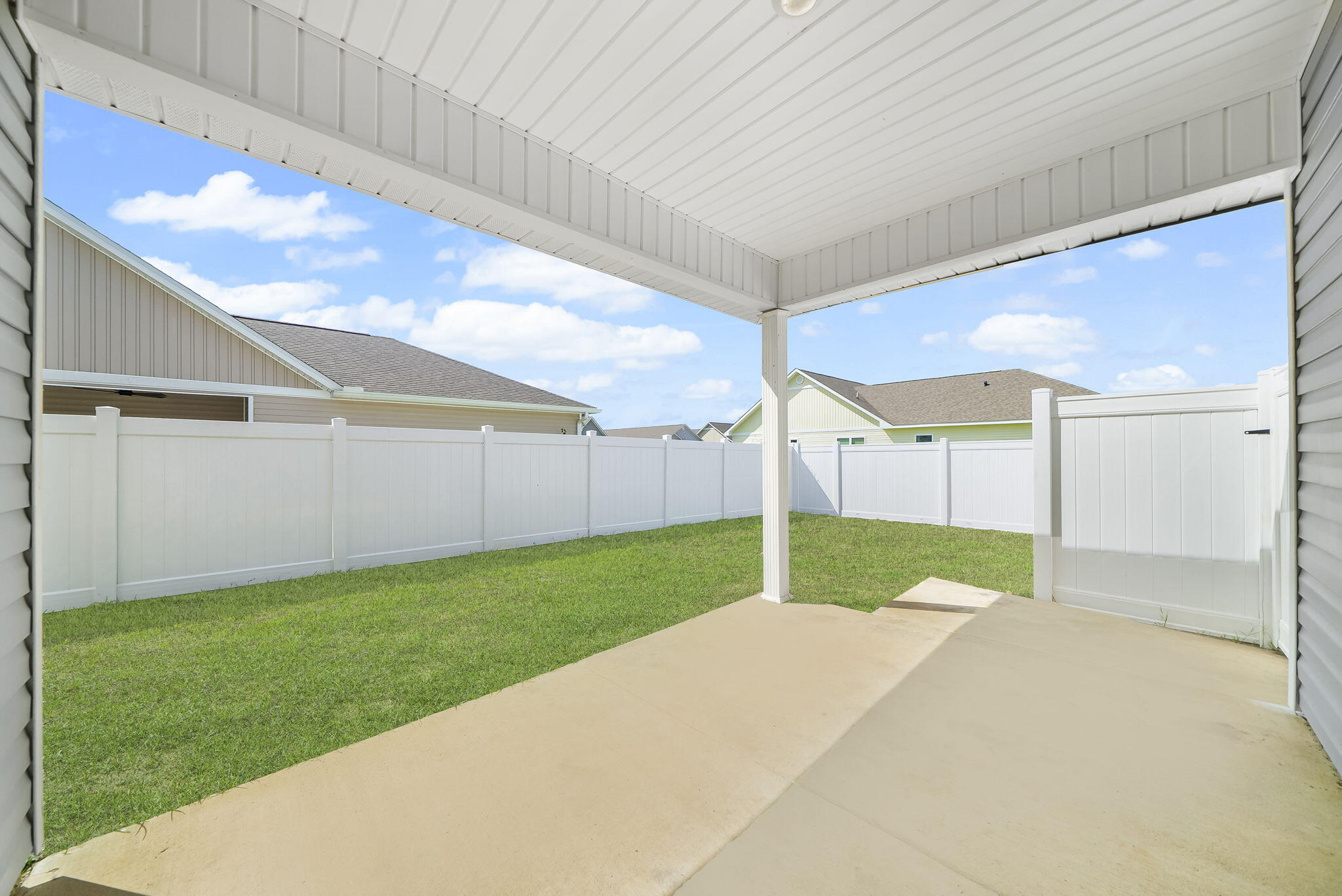 OWL'S HEAD - Residential Lease