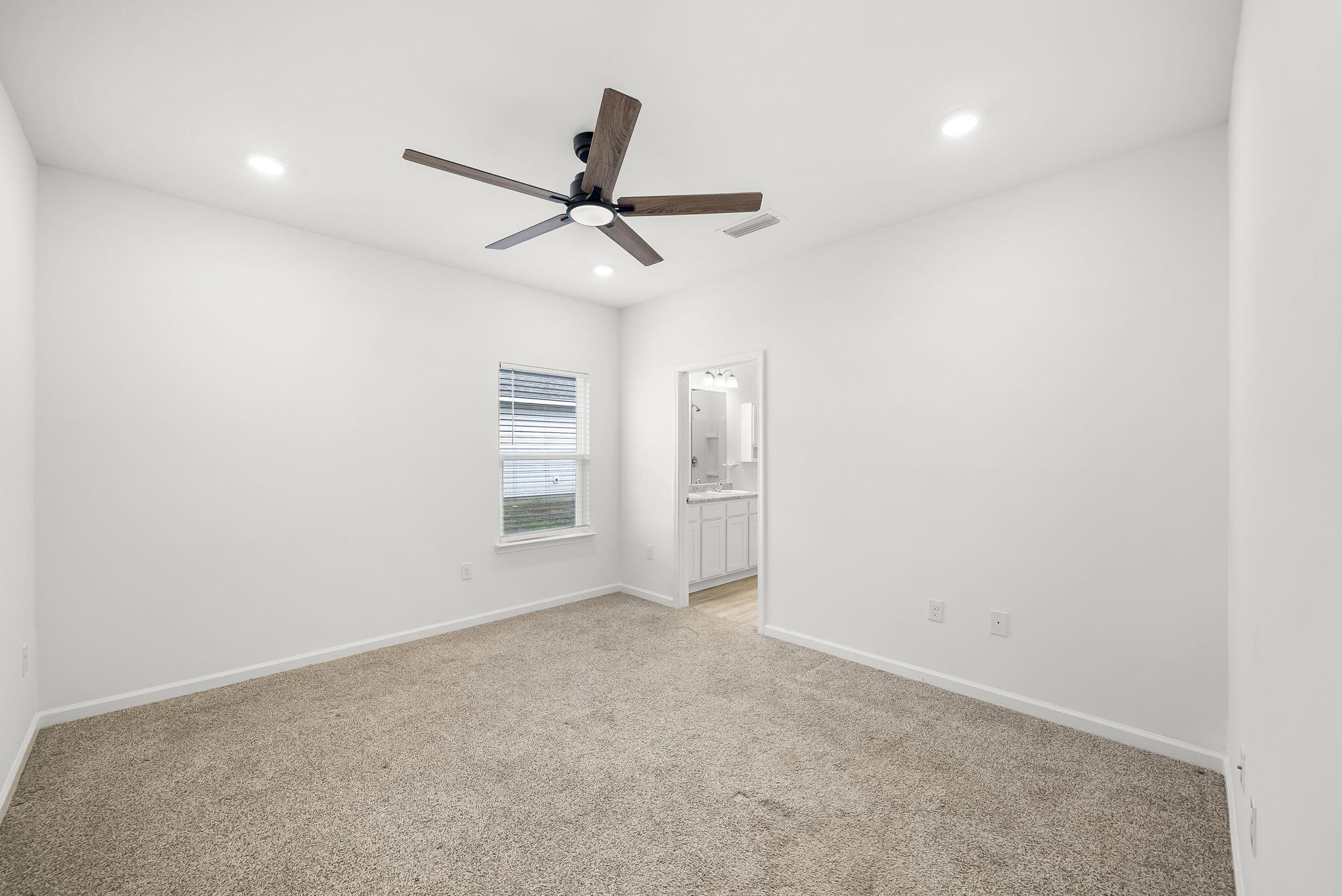 OWL'S HEAD - Residential Lease