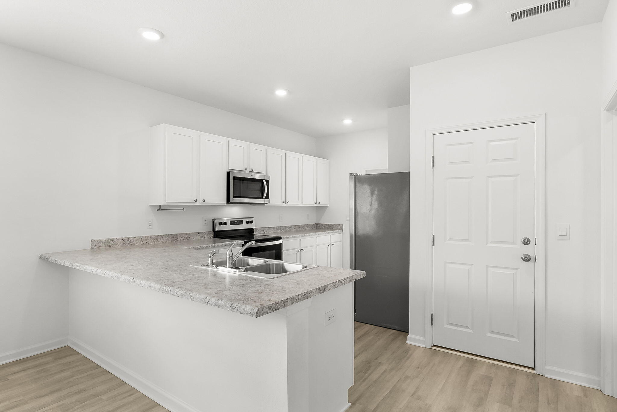 OWL'S HEAD - Residential Lease