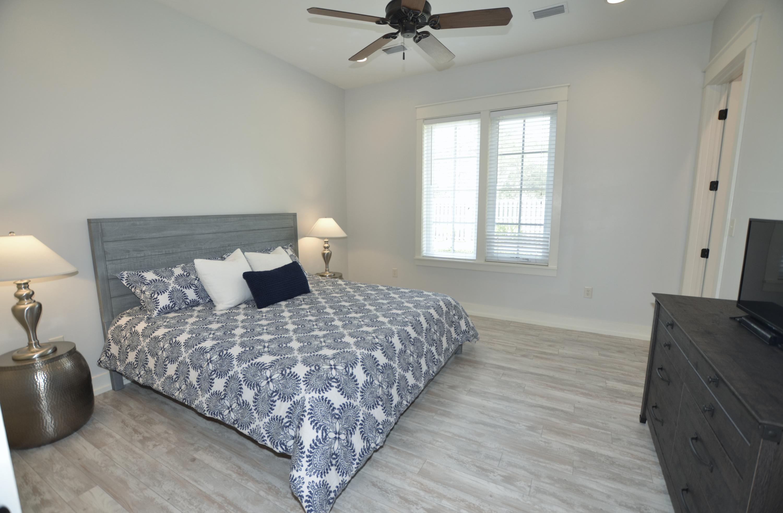 BUNGALOS AT SANDESTIN - Residential