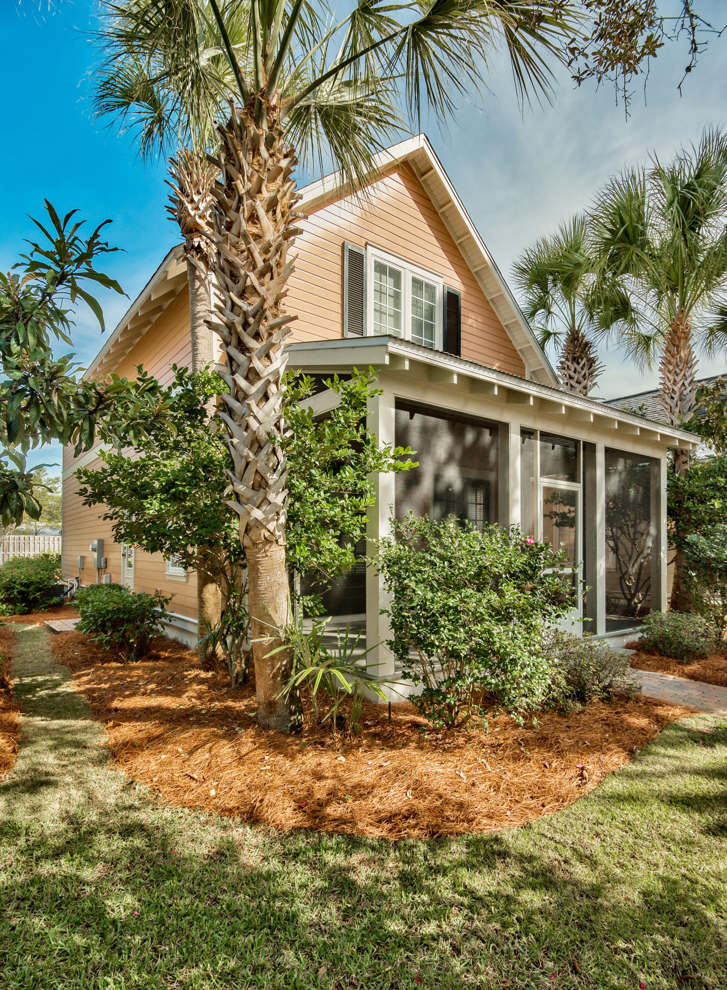 BUNGALOS AT SANDESTIN - Residential