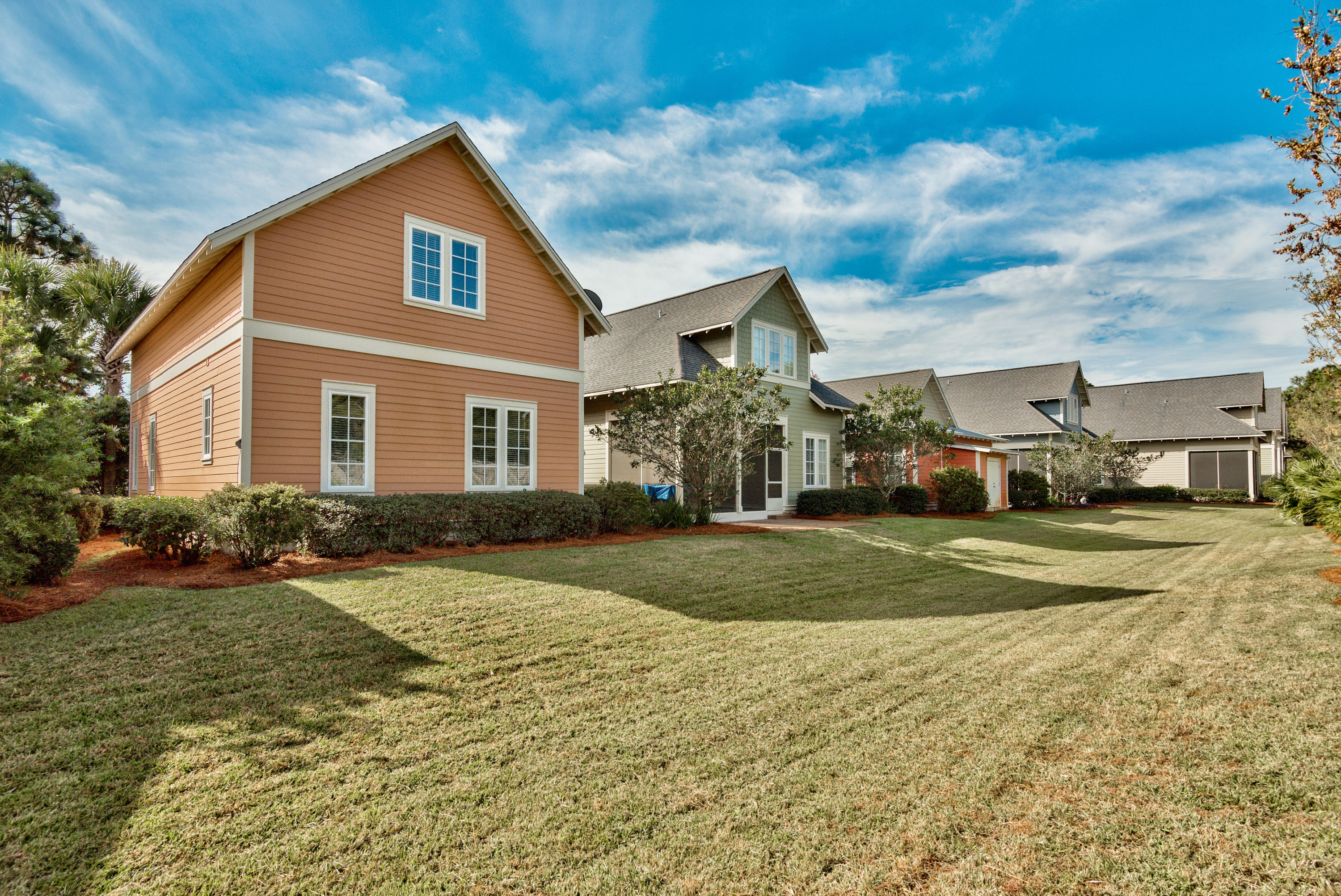 BUNGALOS AT SANDESTIN - Residential