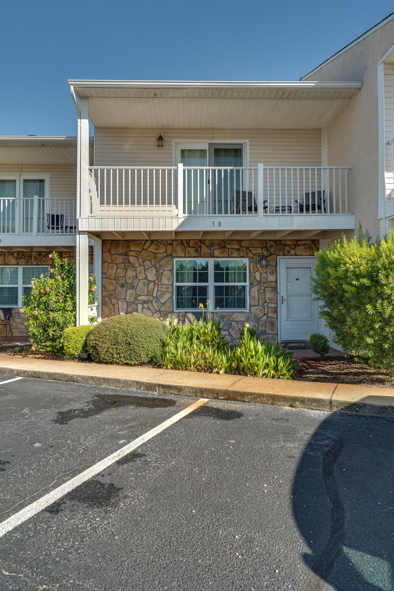 WOODLAND SHORES T/H PH IV - Residential