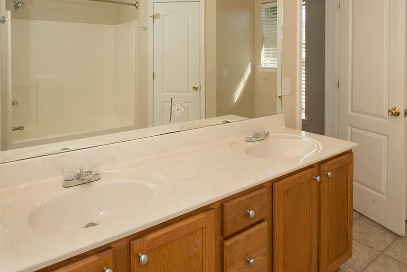 VICTORIA PARK - Residential Lease