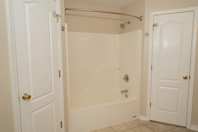 VICTORIA PARK - Residential Lease