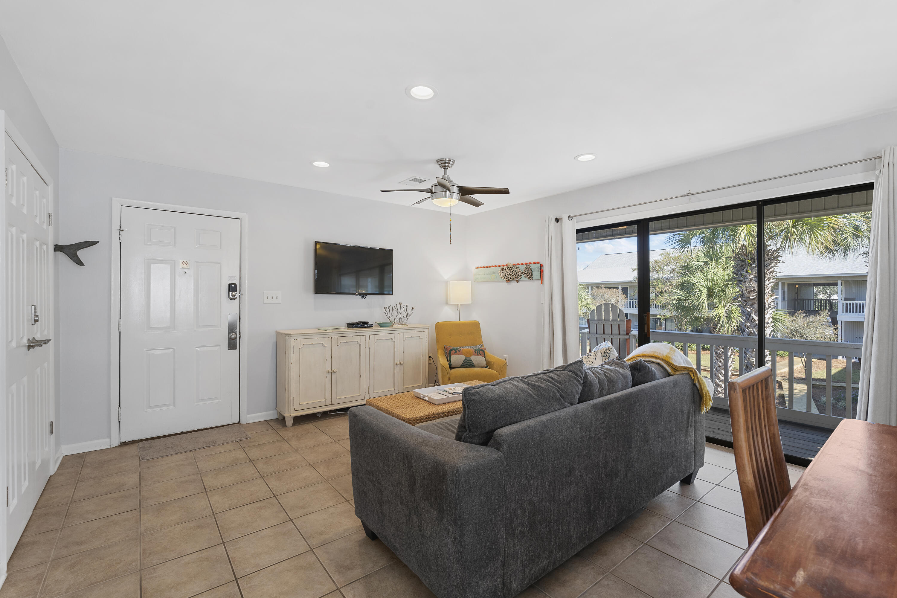 BEACHWOOD VILLAS CONDO - Residential