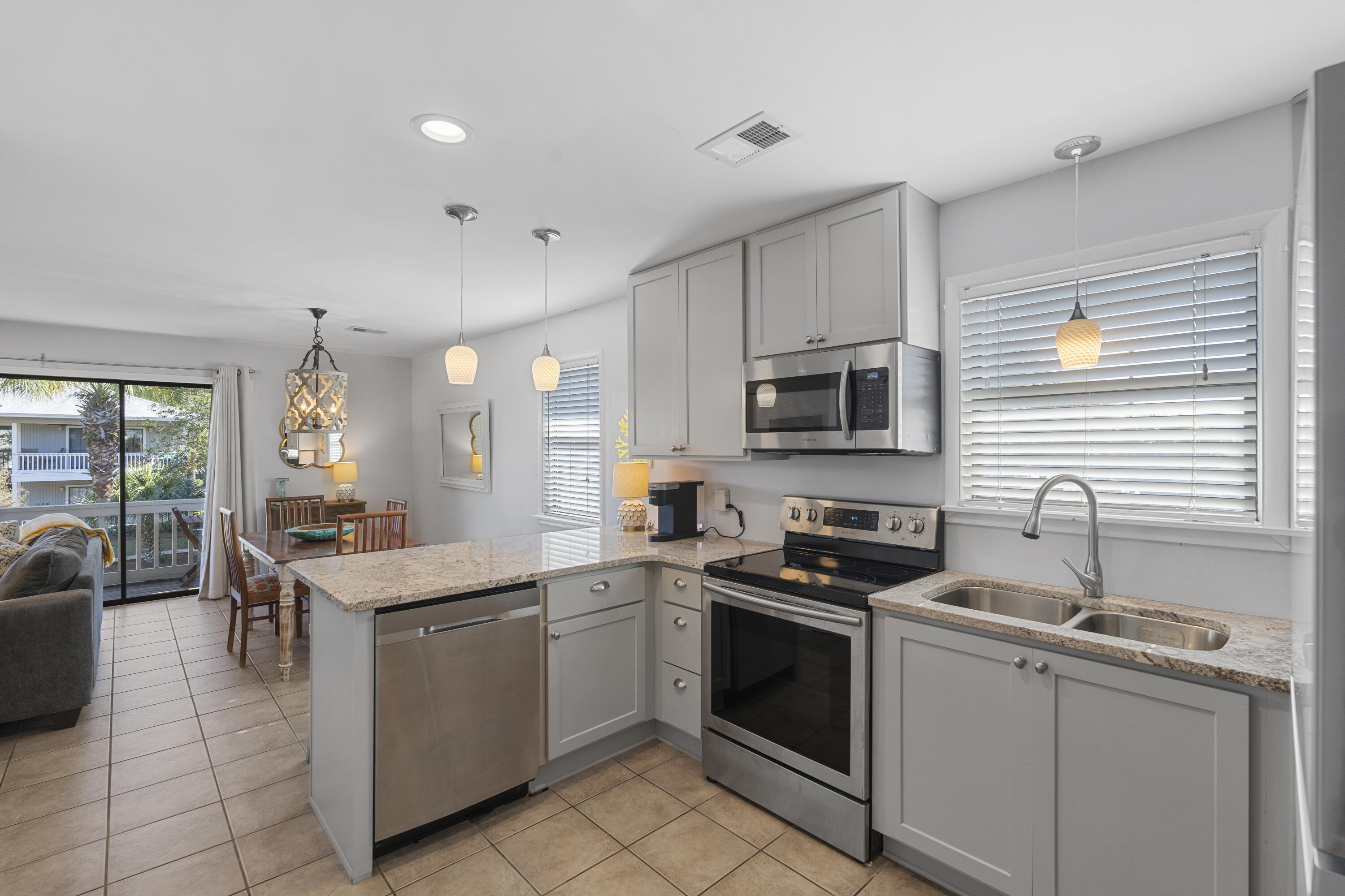 BEACHWOOD VILLAS CONDO - Residential