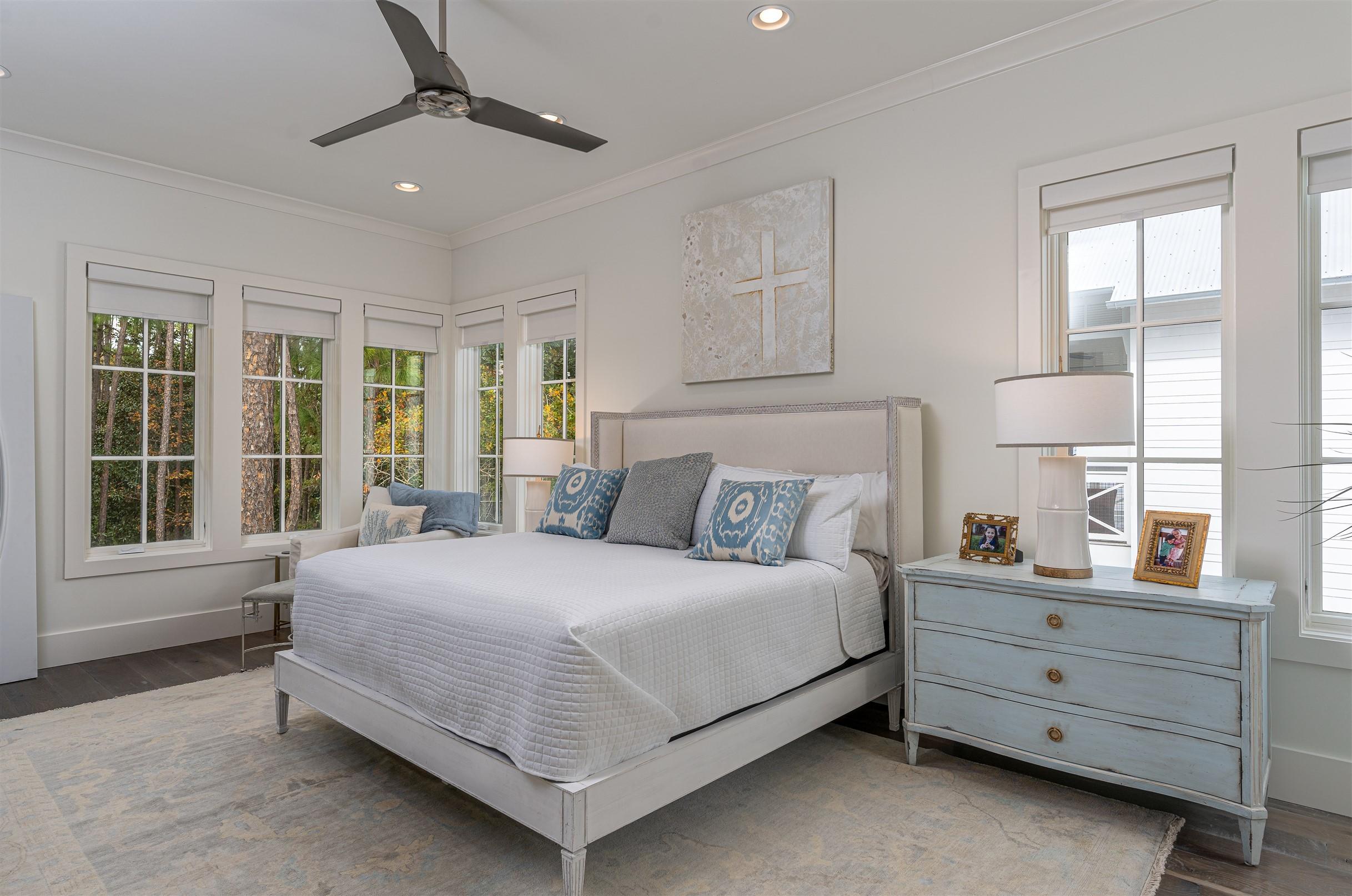 CHURCHILL OAKS - Residential