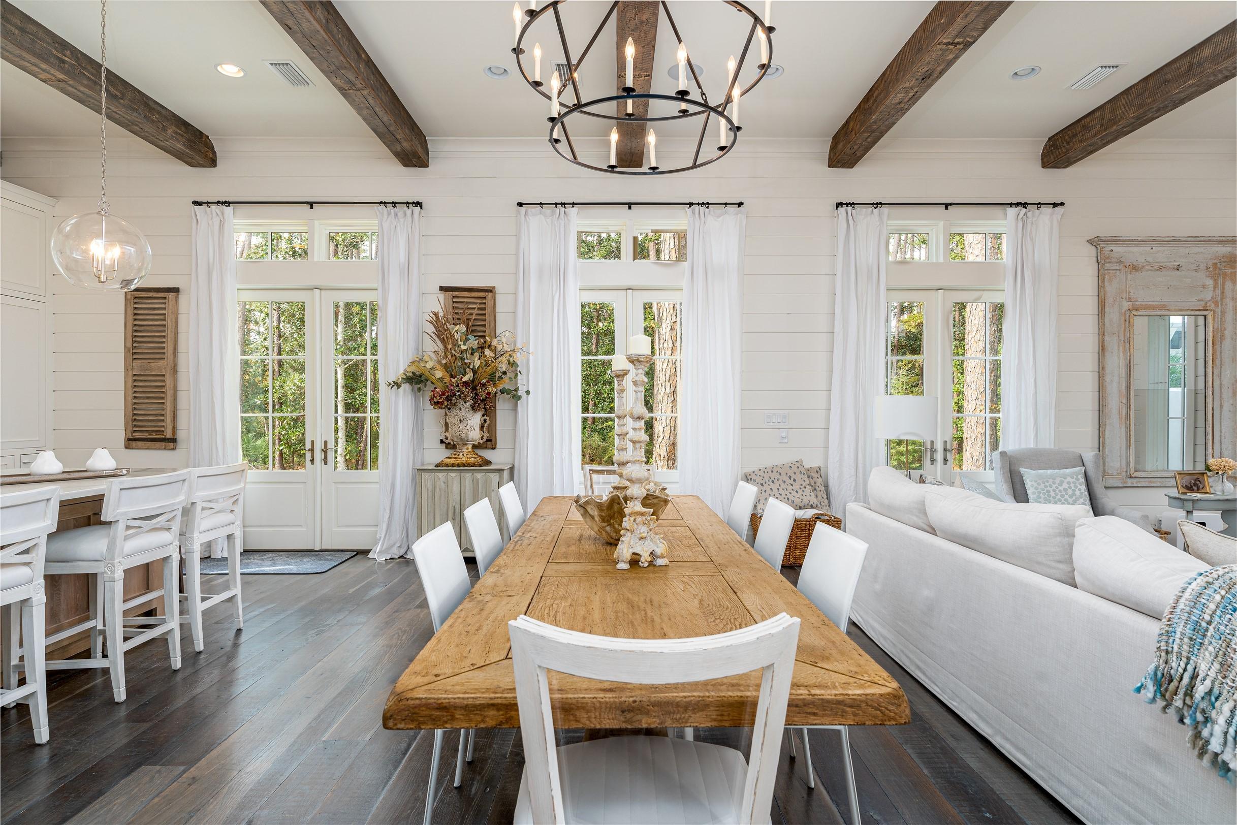 CHURCHILL OAKS - Residential