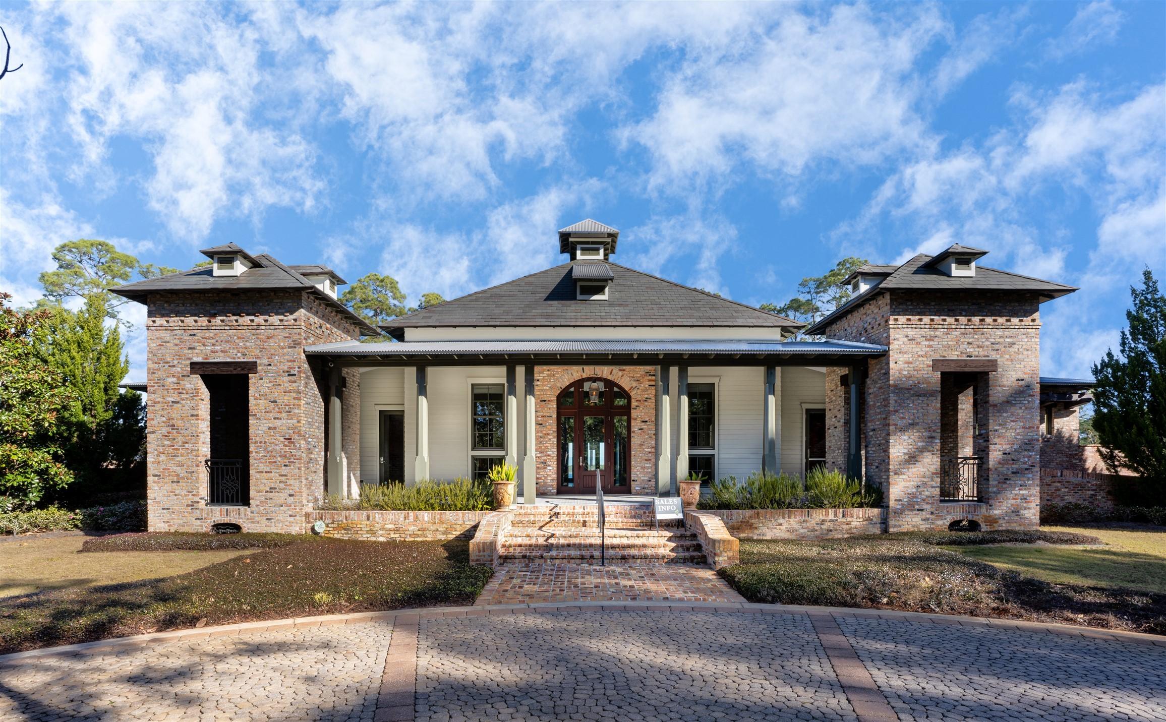 CHURCHILL OAKS - Residential