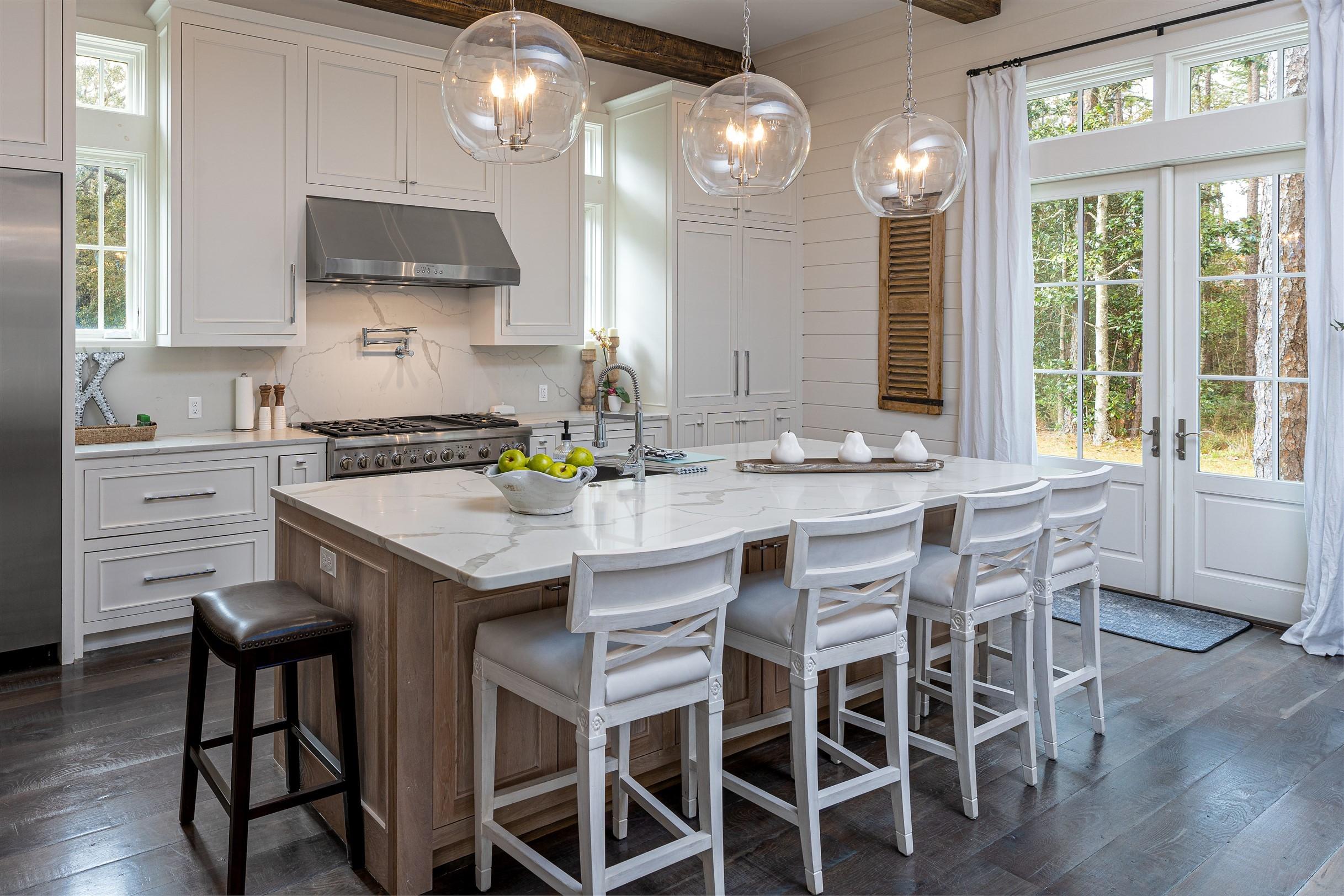 CHURCHILL OAKS - Residential