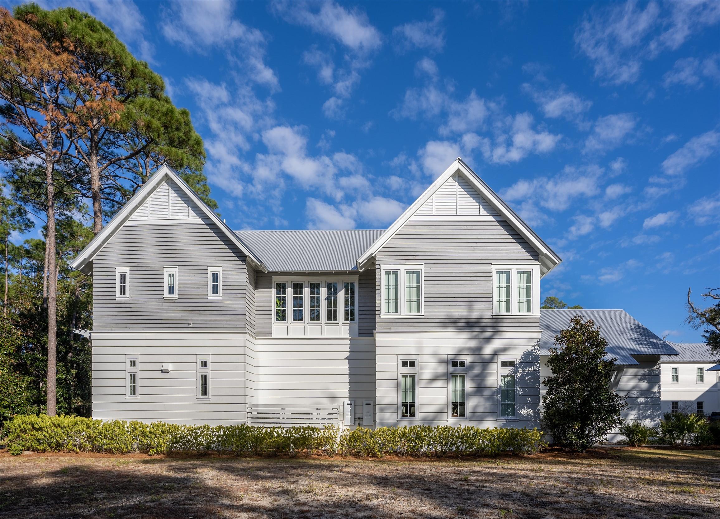 CHURCHILL OAKS - Residential