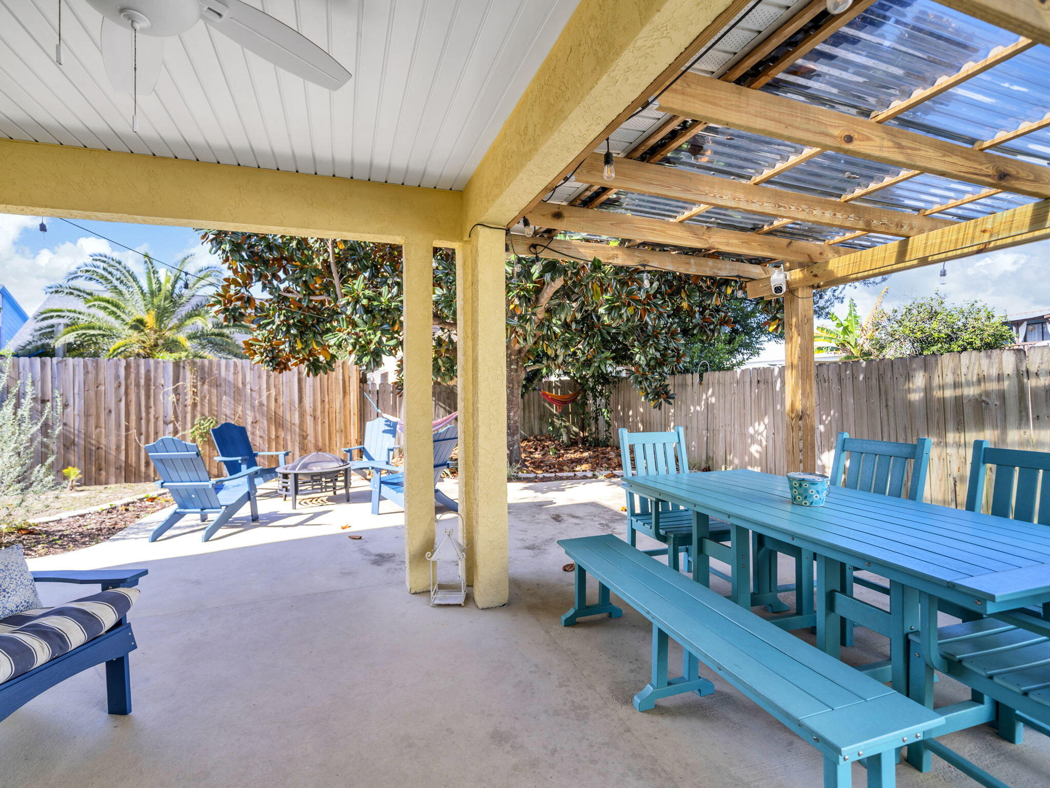 HOLIDAY BEACH UNIT 15 - Residential