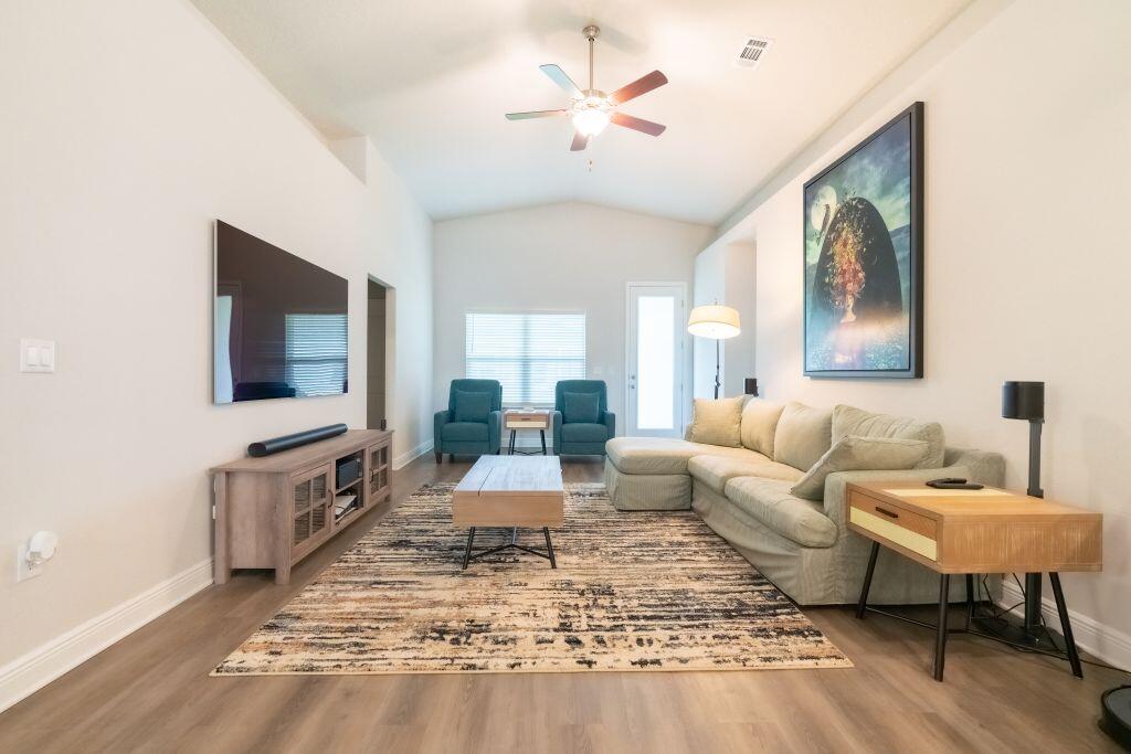 RIVERWALK PH I - Residential