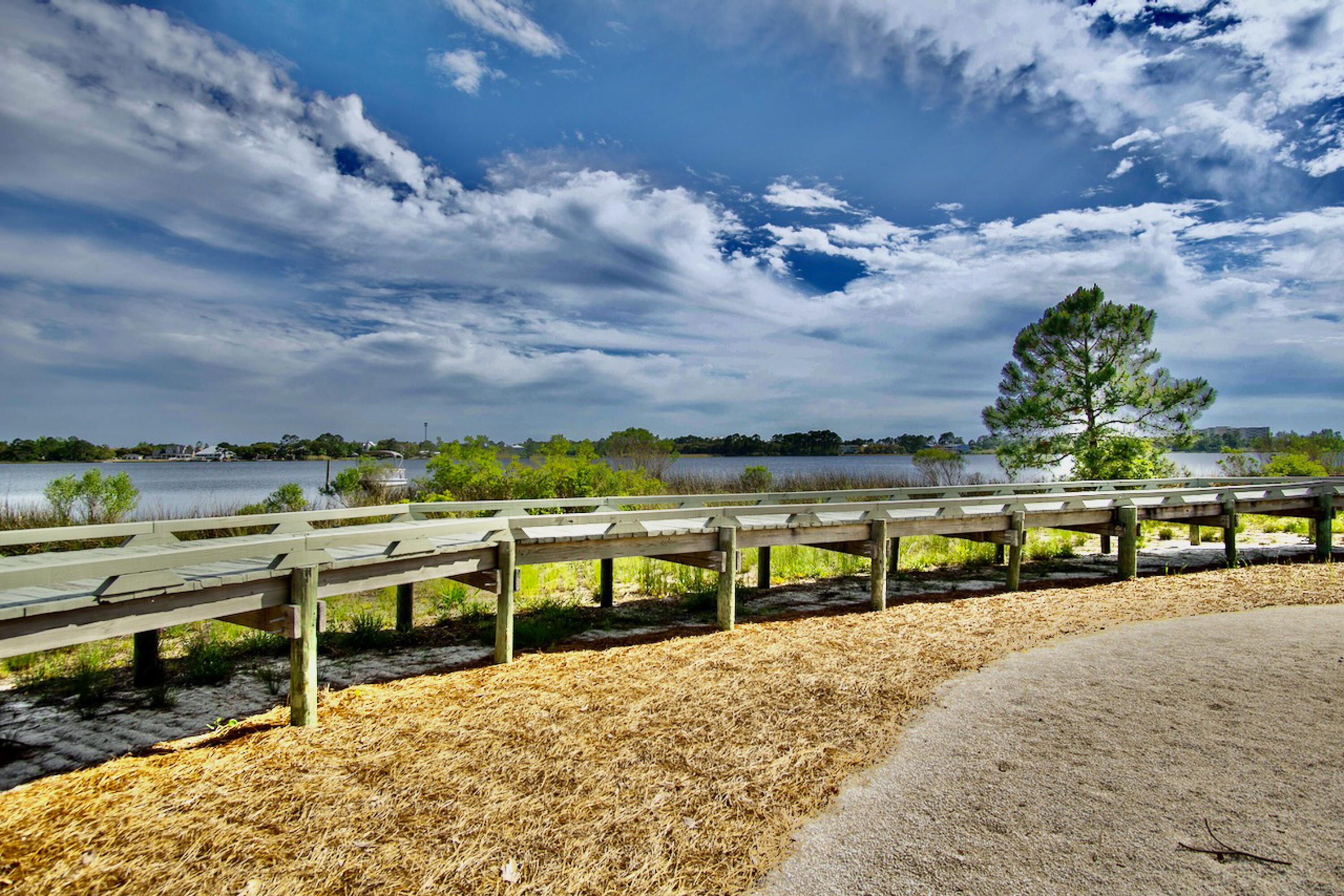 WILD HERON - THE COURTS - Residential