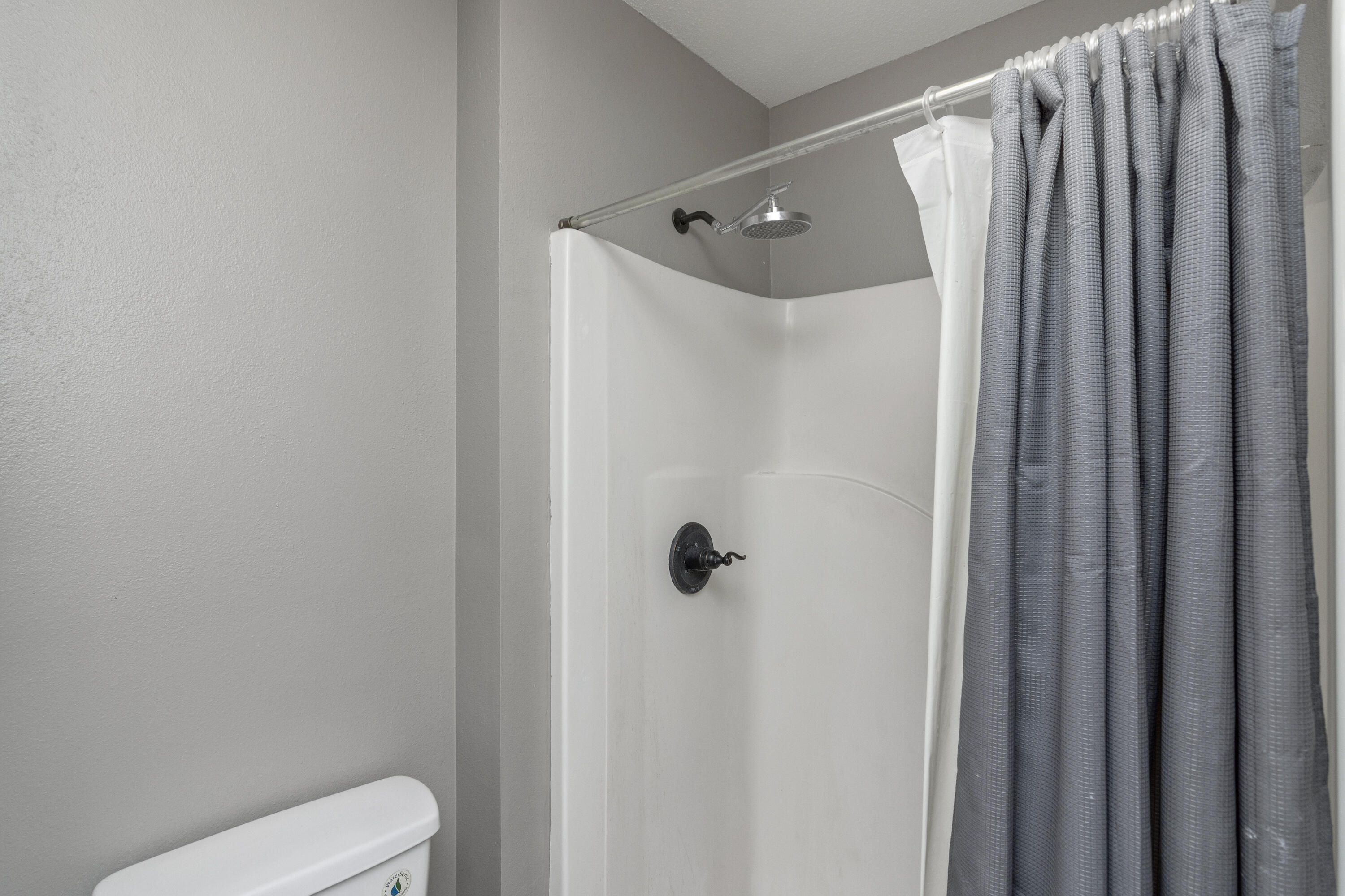 NORTHVIEW ESTATES 7TH ADDN - Residential