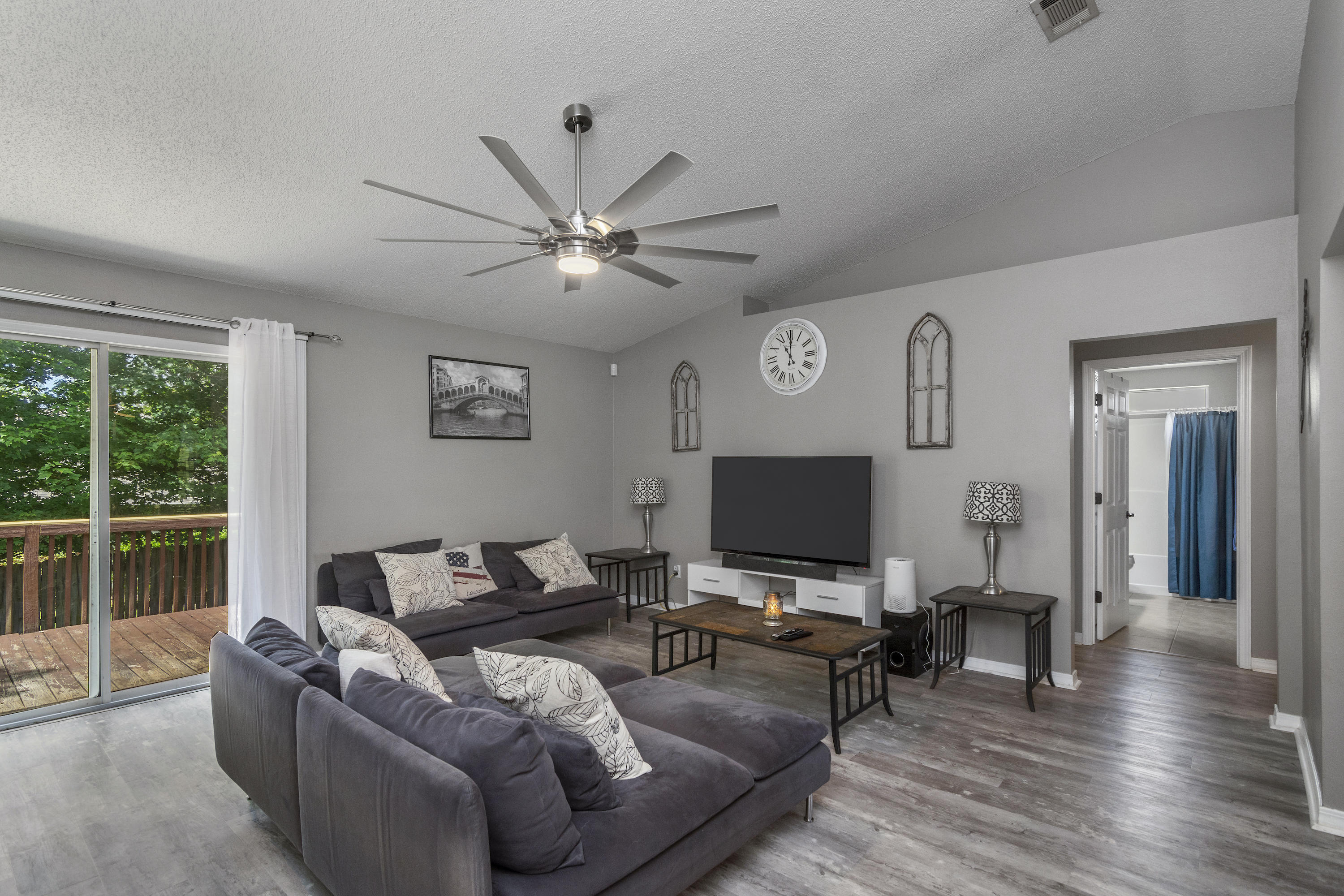 NORTHVIEW ESTATES 7TH ADDN - Residential