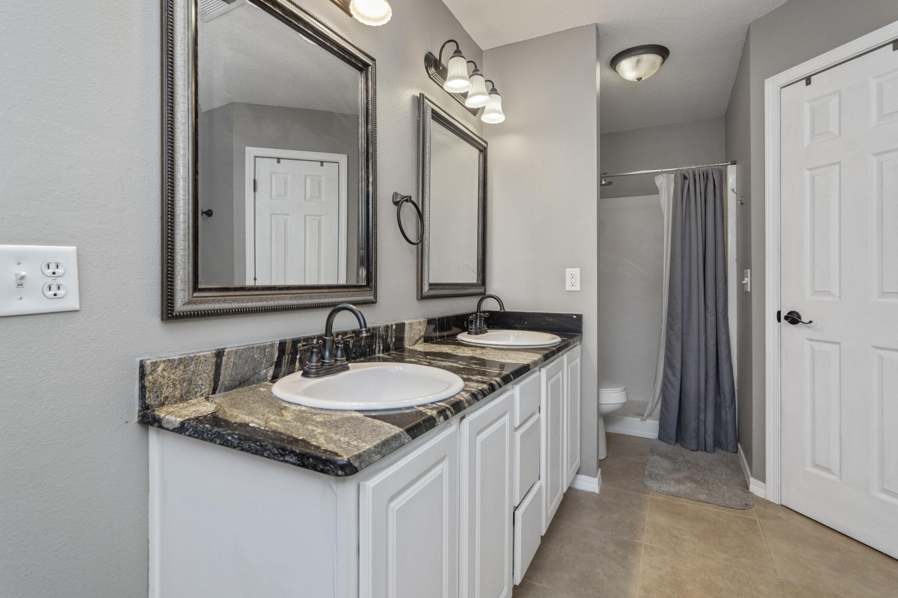 NORTHVIEW ESTATES 7TH ADDN - Residential