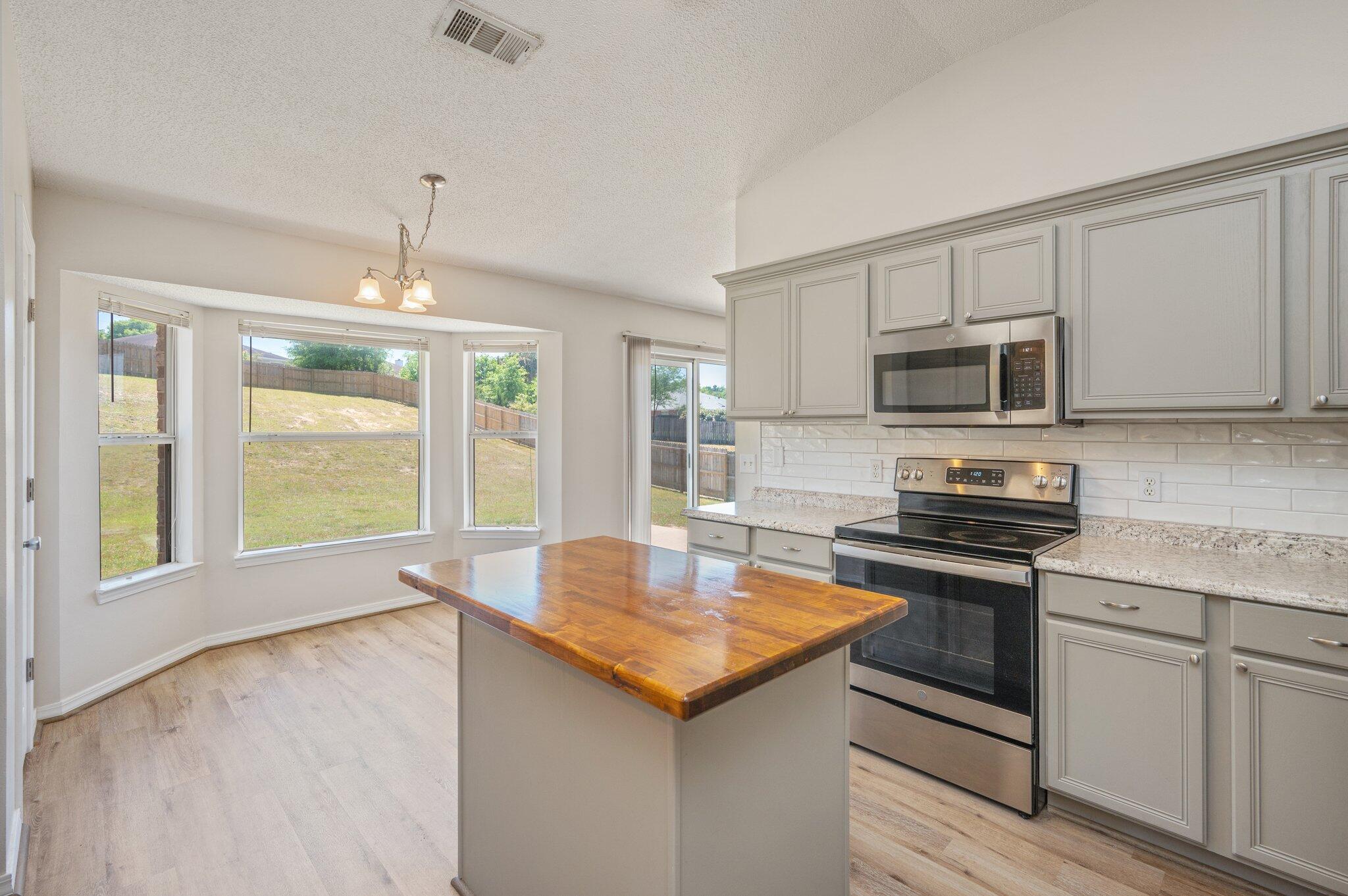 WESTVIEW ESTATES - Residential Lease