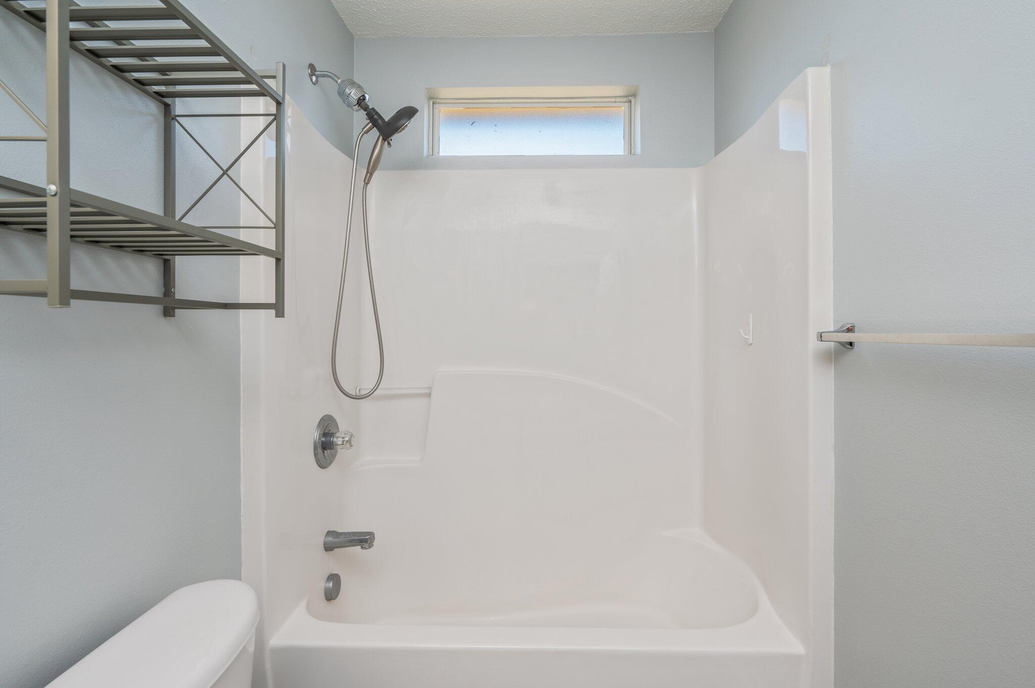 WESTVIEW ESTATES - Residential Lease