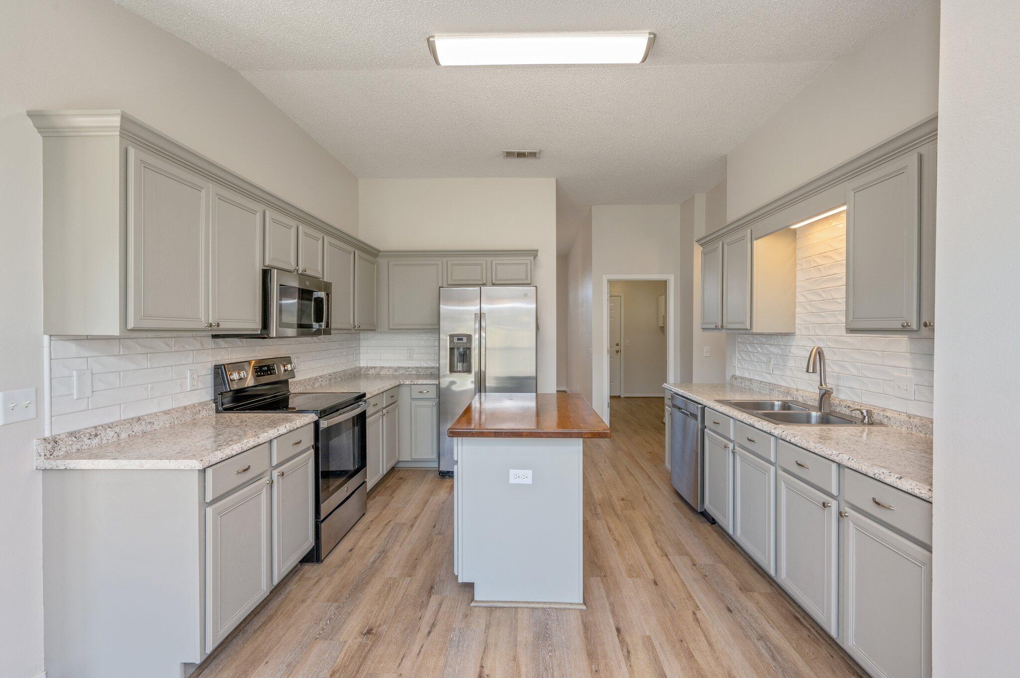 WESTVIEW ESTATES - Residential Lease