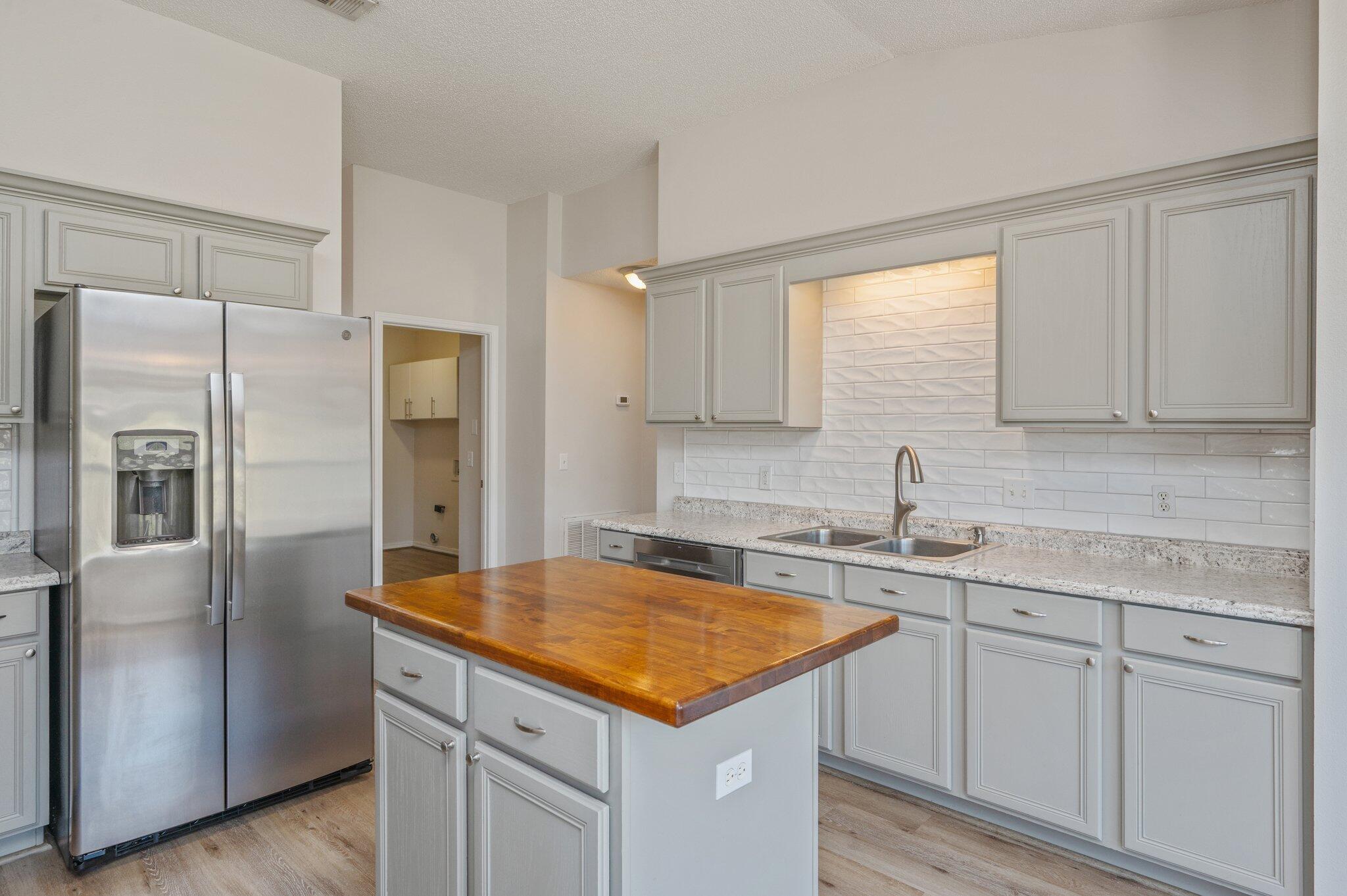 WESTVIEW ESTATES - Residential Lease