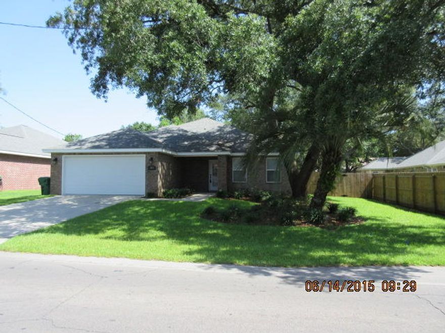 You are going to love this beautiful home!  Spacious open floor plan, granite countertops, maple cabinets, travertine backsplash, gourmet kitchen with stainless appliances . Tile floors thru out living areas and carpet in the bedrooms. Check out the master bedroom and the huge walk in closet.  All you have to do is move in and enjoy! No popcorn ceilings!  Termite Bond is transferable and home has Pex plumbing system for easy turn off water at each location   Minutes to shopping AND both bases. Easy show!