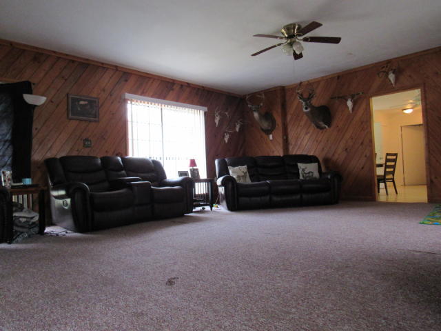 METES & BOUNDS - Land