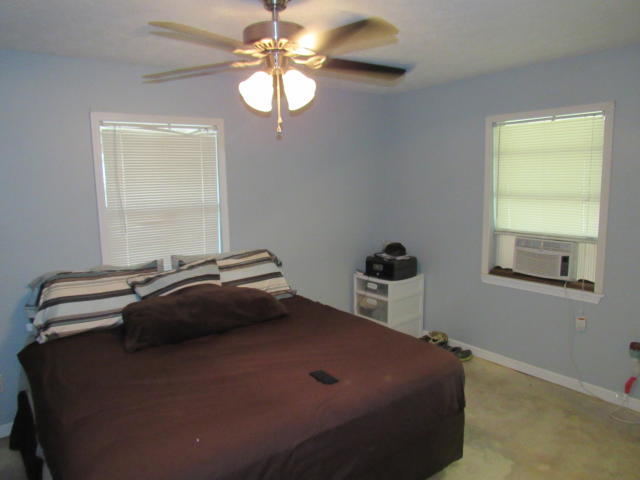 METES & BOUNDS - Land