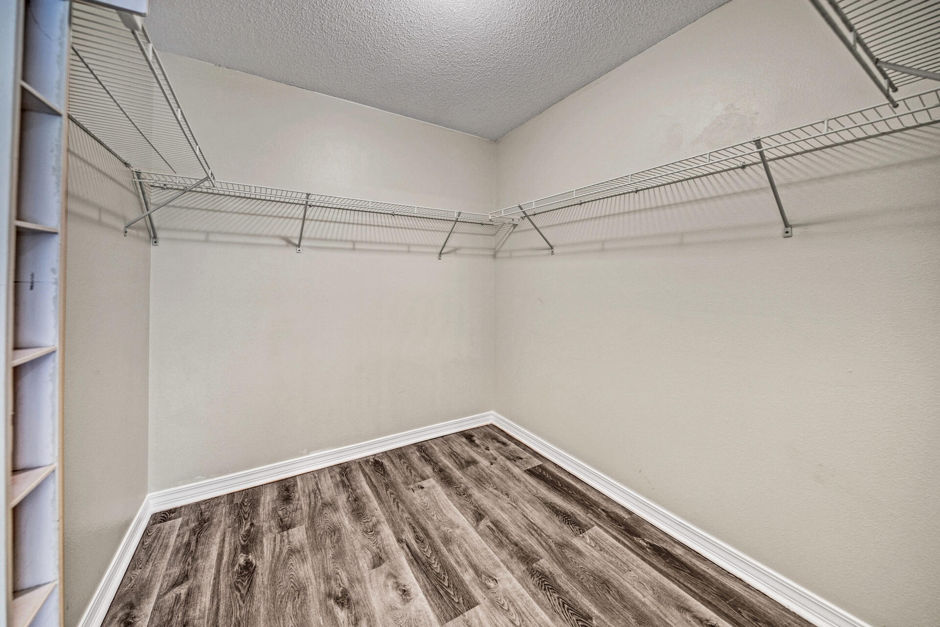 RIVERCHASE S/D - Residential