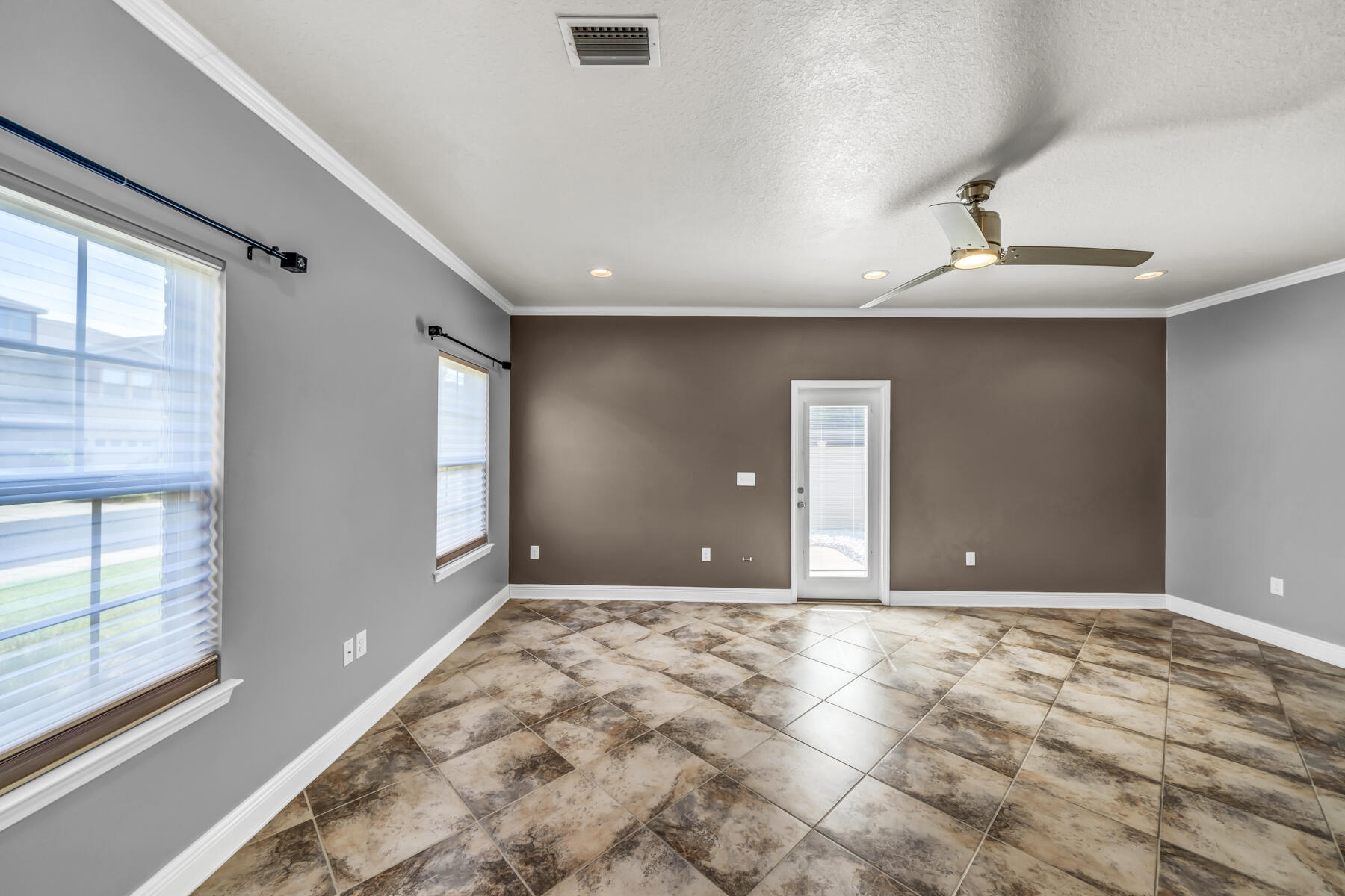RESERVE POINTE - Residential