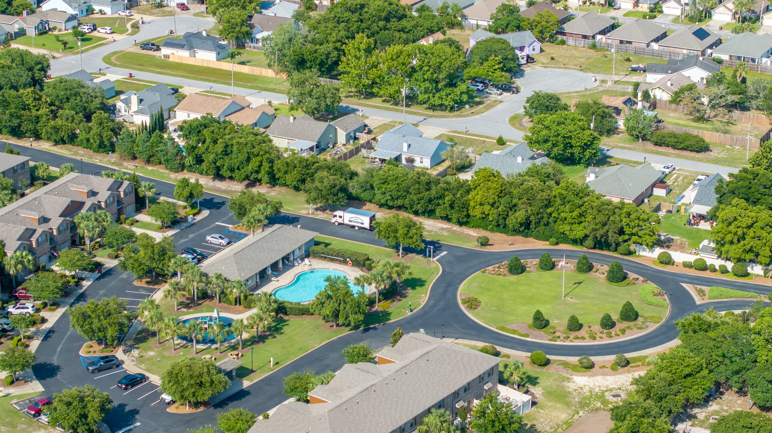 RESERVE POINTE - Residential