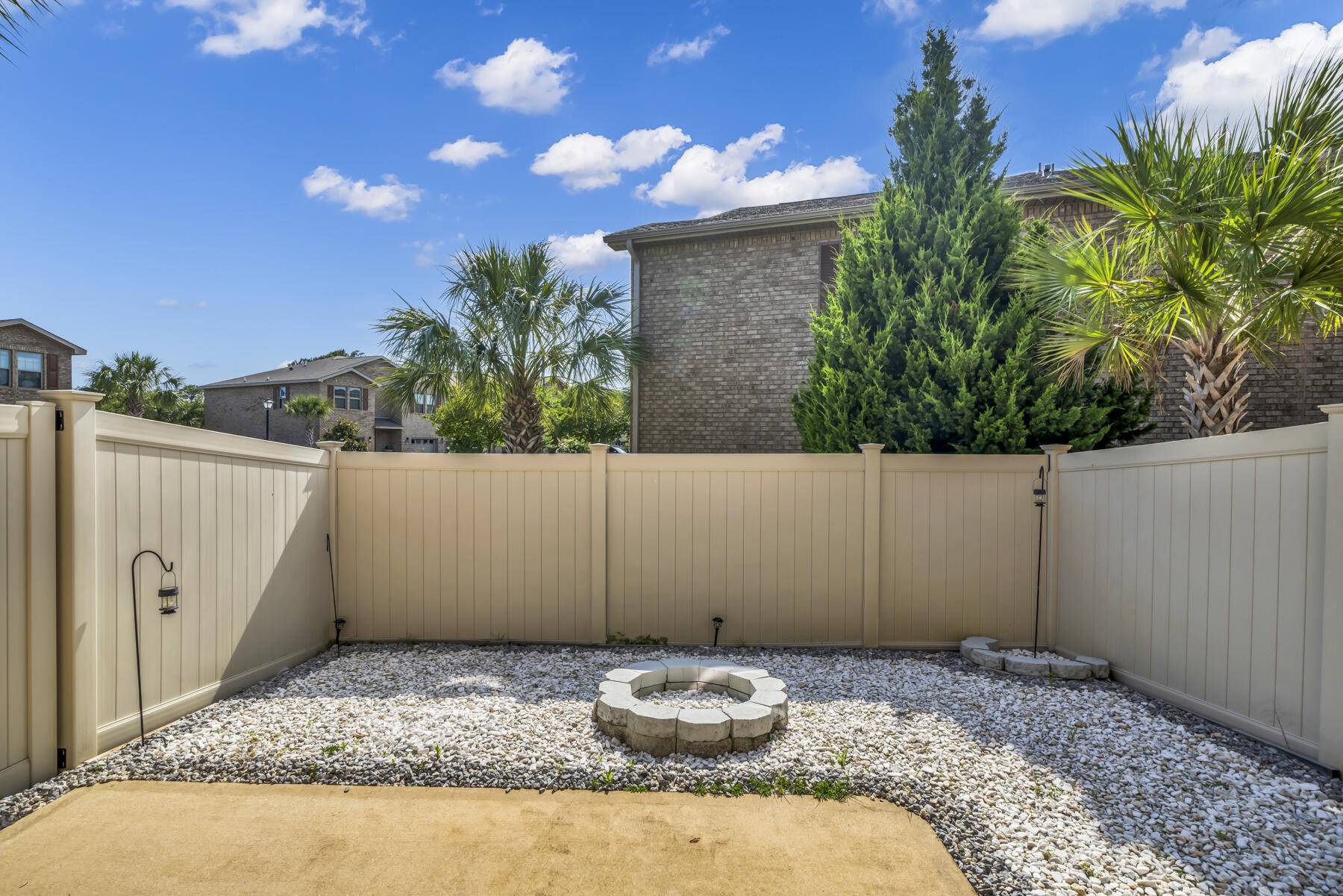 RESERVE POINTE - Residential