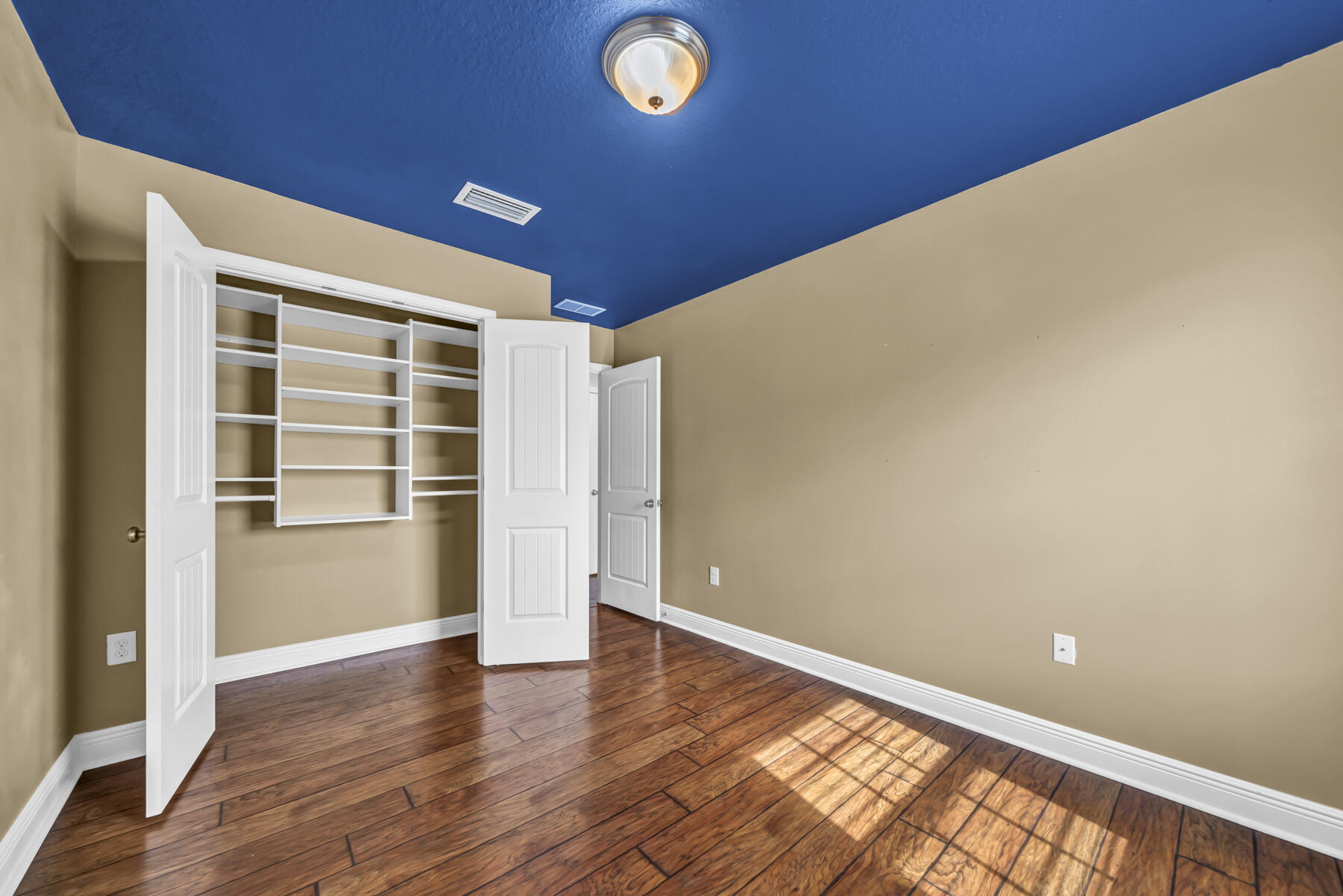 RESERVE POINTE - Residential