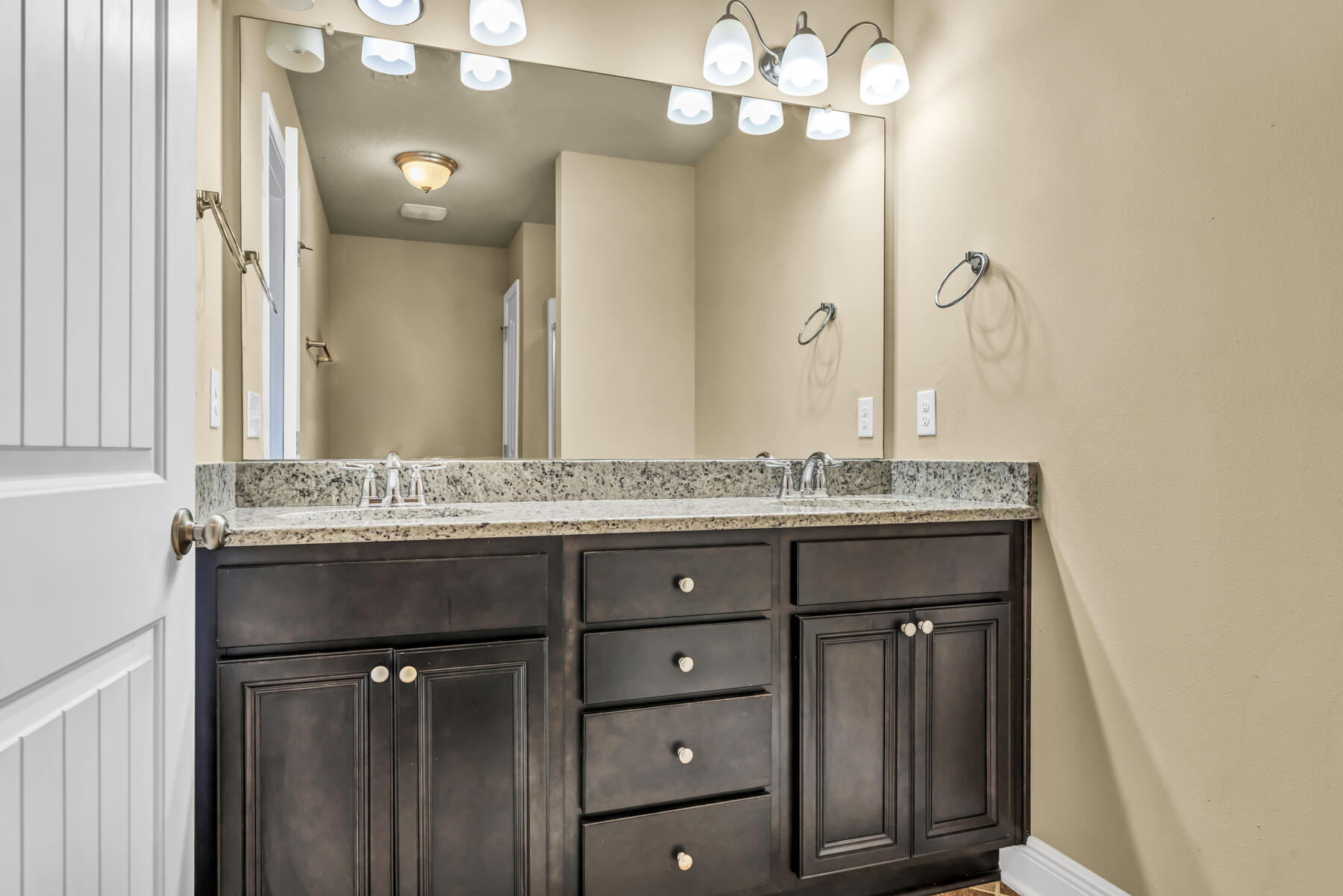 RESERVE POINTE - Residential