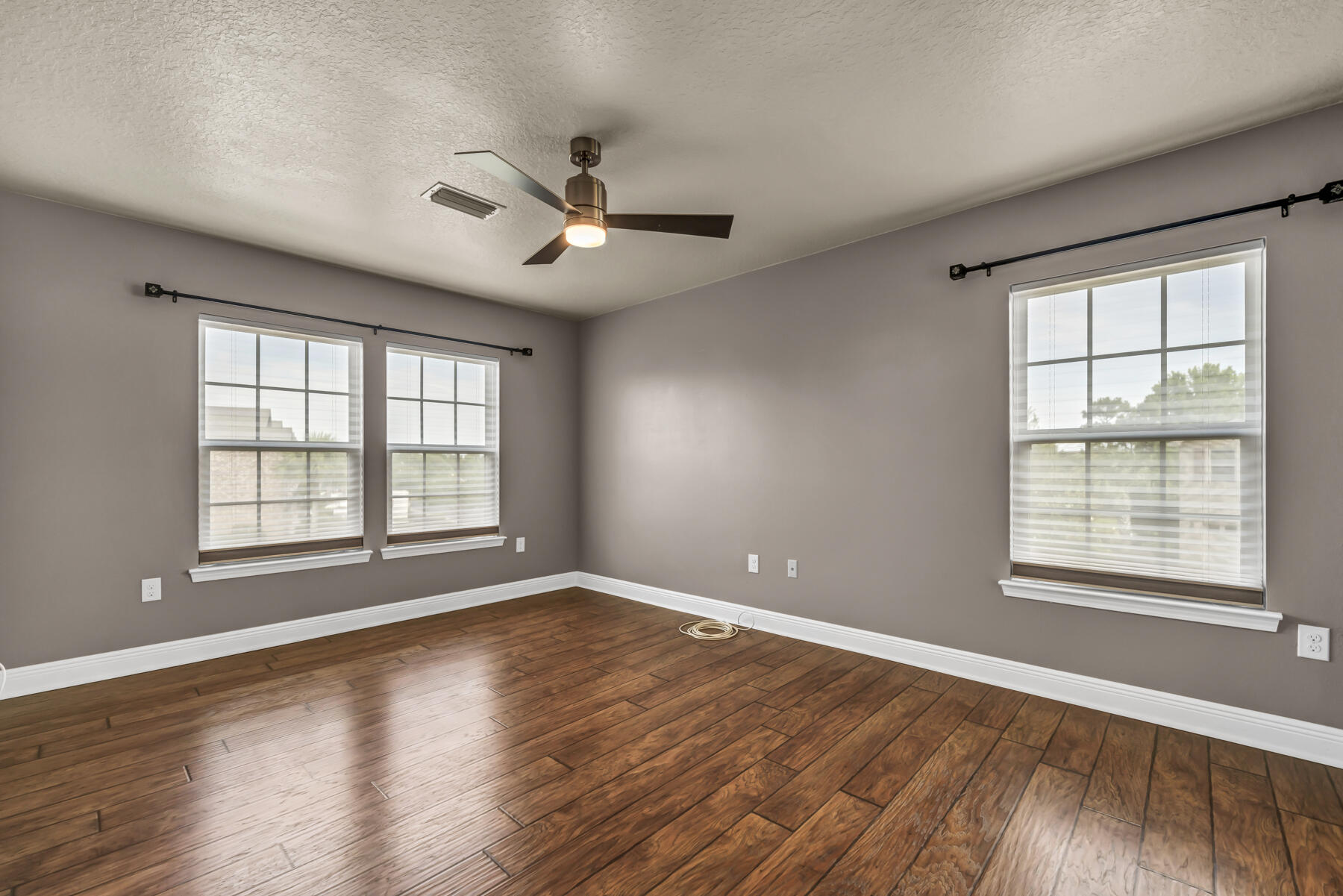 RESERVE POINTE - Residential