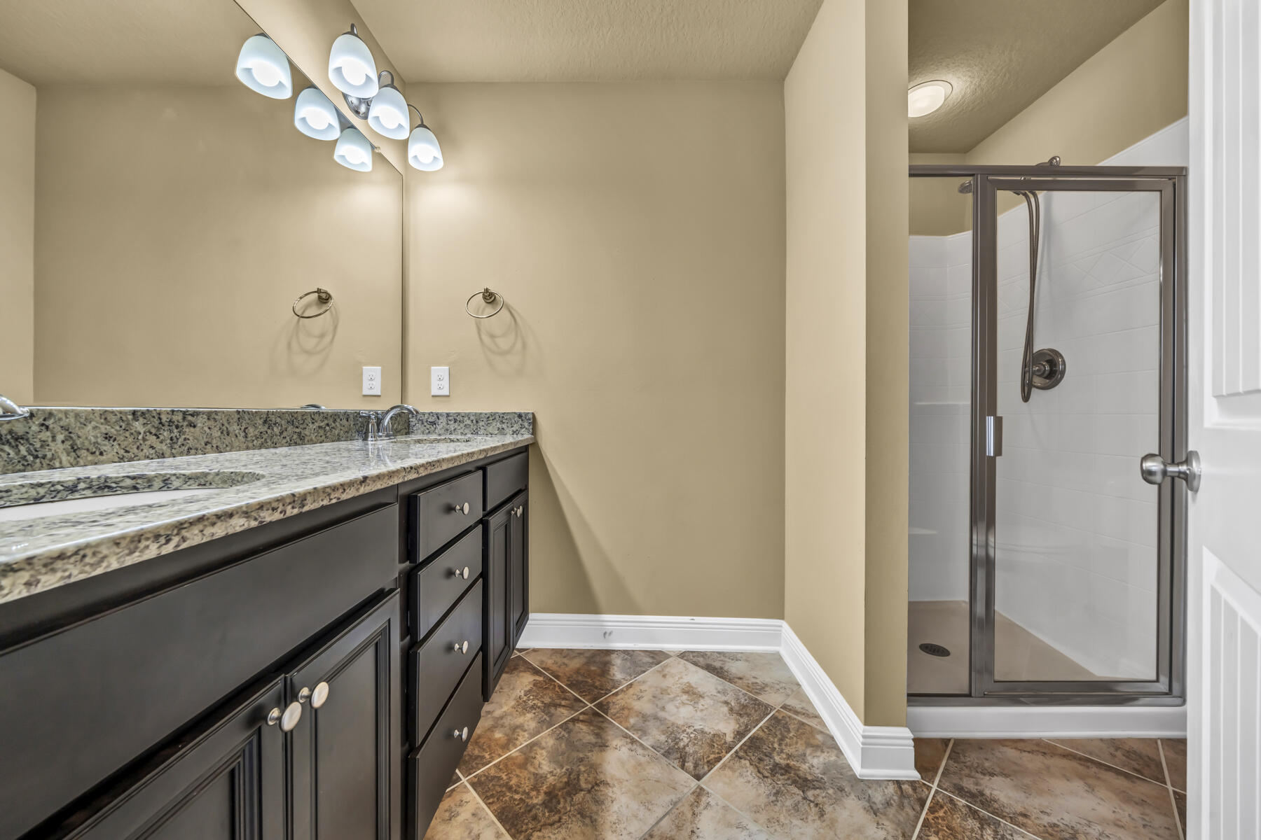 RESERVE POINTE - Residential