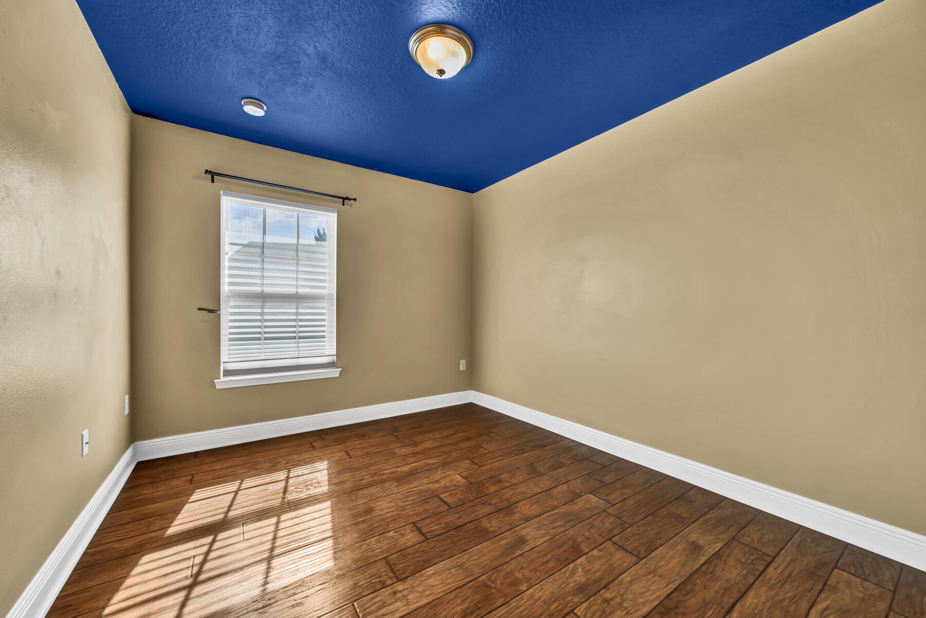 RESERVE POINTE - Residential