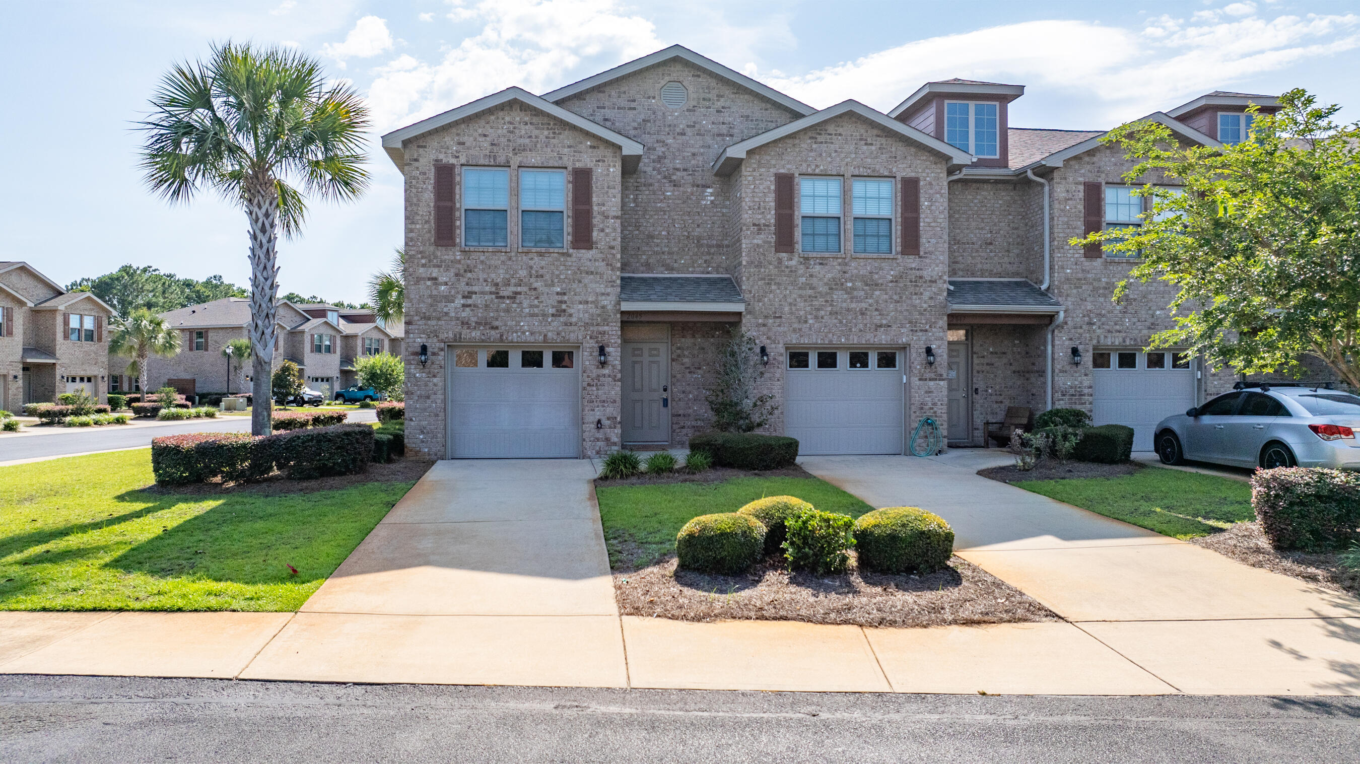 RESERVE POINTE - Residential