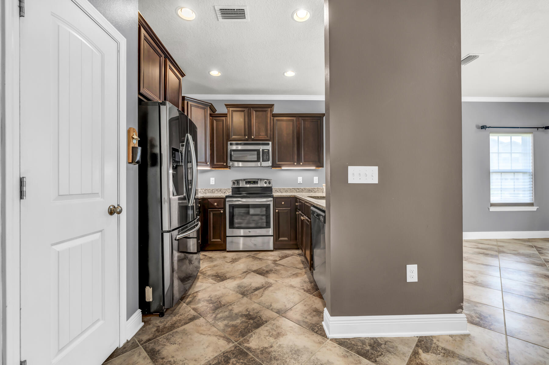 RESERVE POINTE - Residential