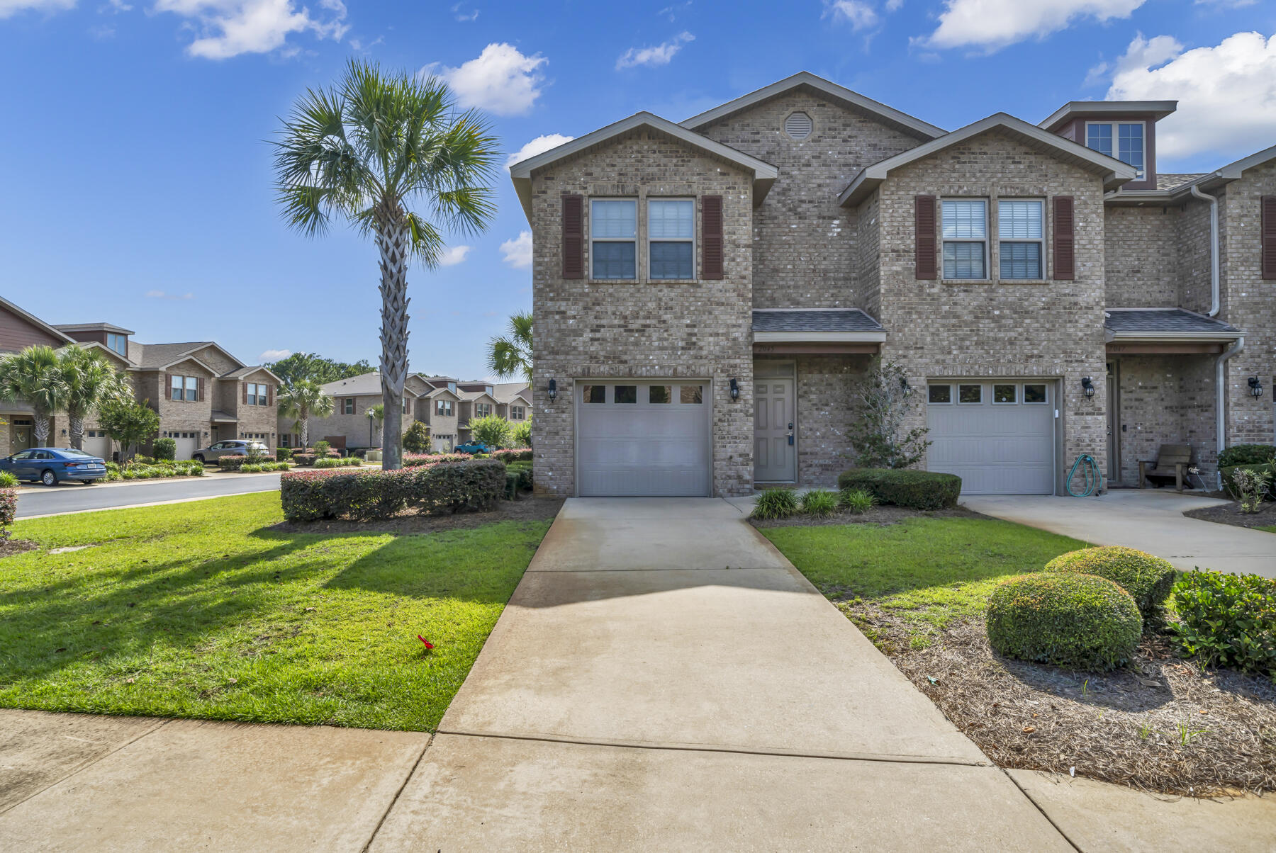 RESERVE POINTE - Residential