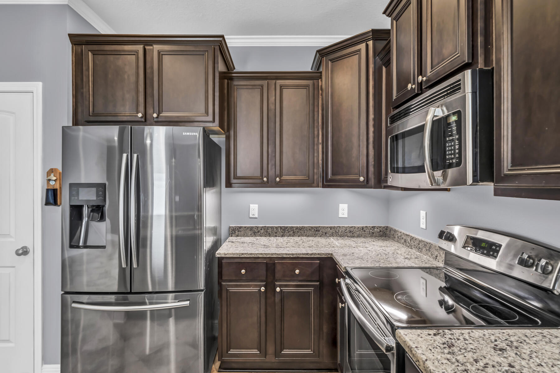 RESERVE POINTE - Residential