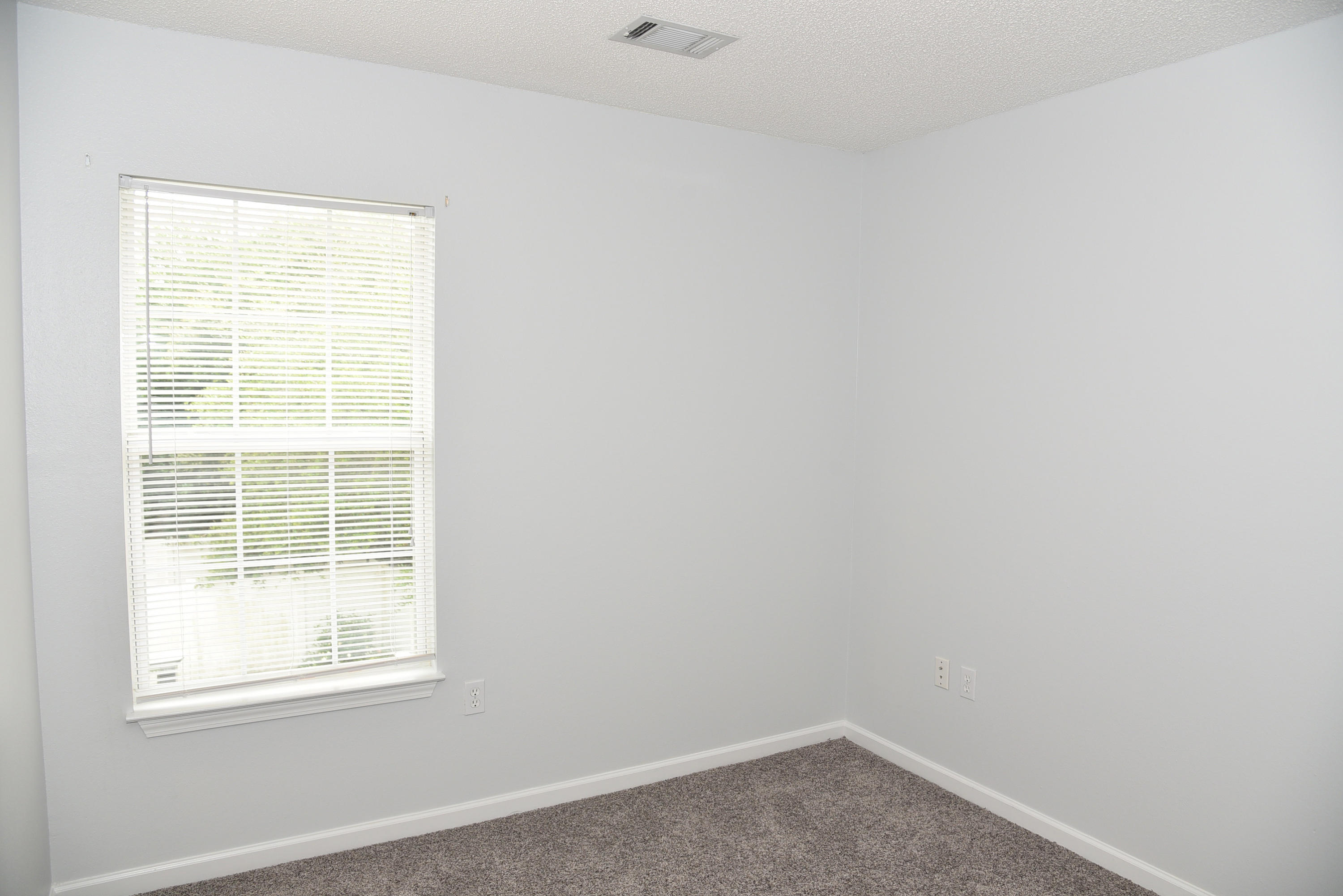 ROLLING PINES - Residential