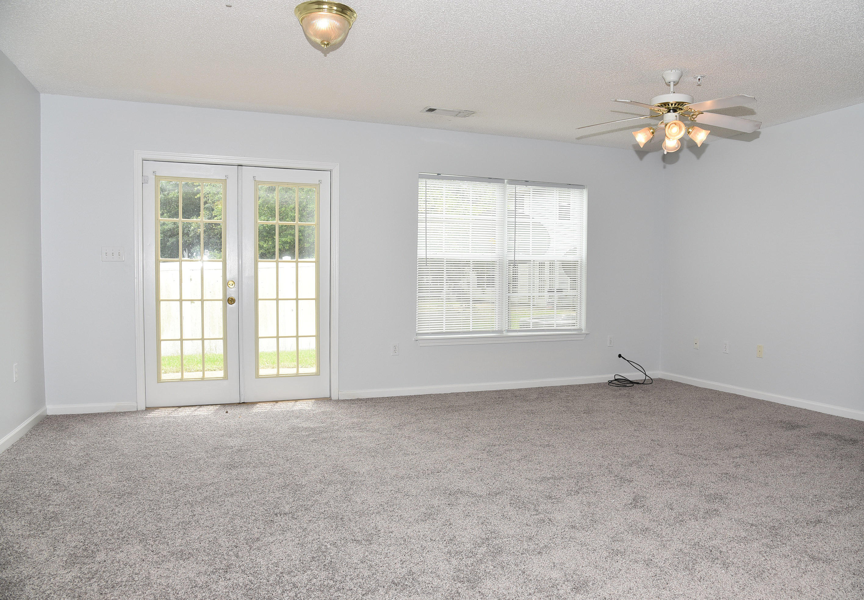 ROLLING PINES - Residential