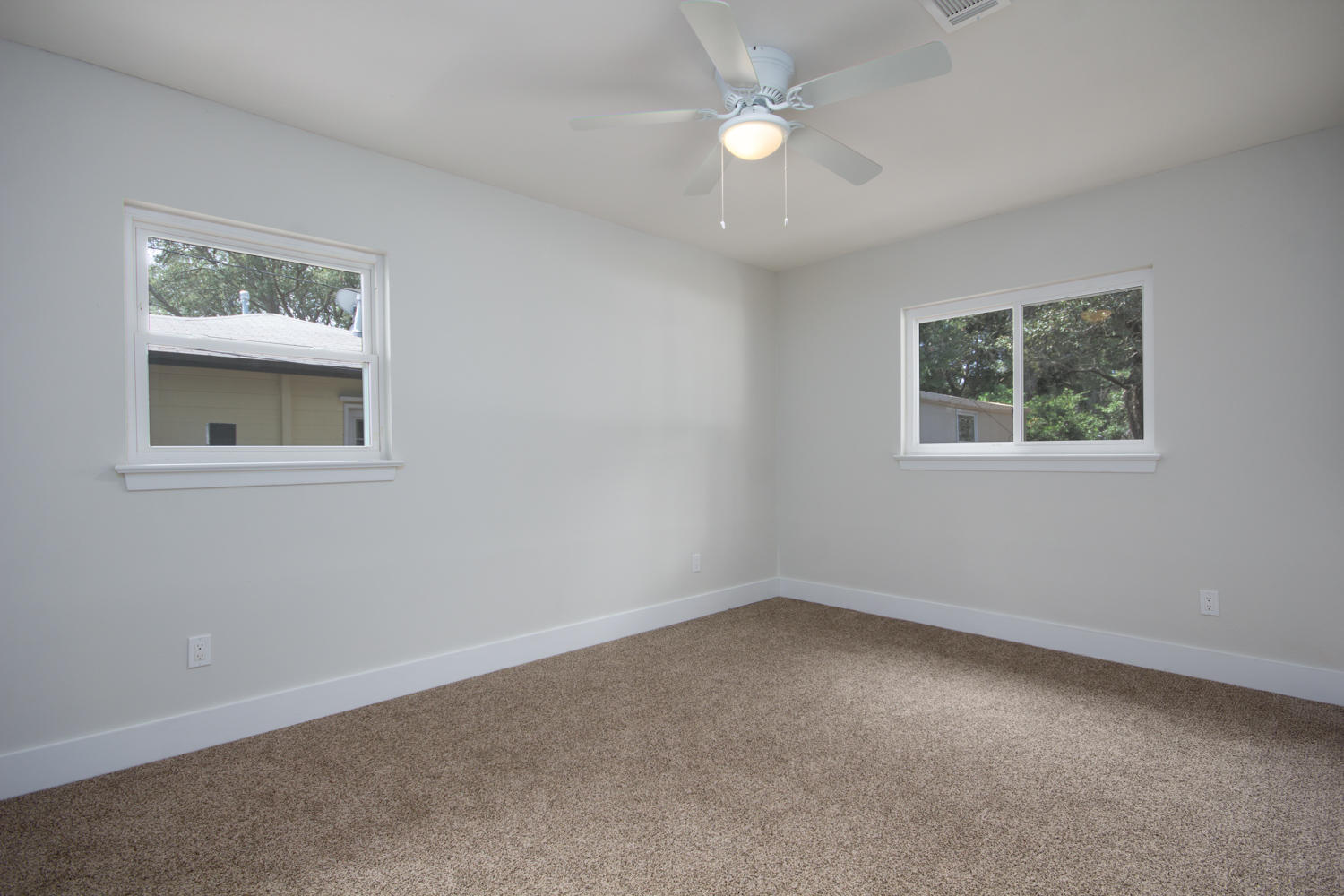 VILLA RUSS PARK - Residential