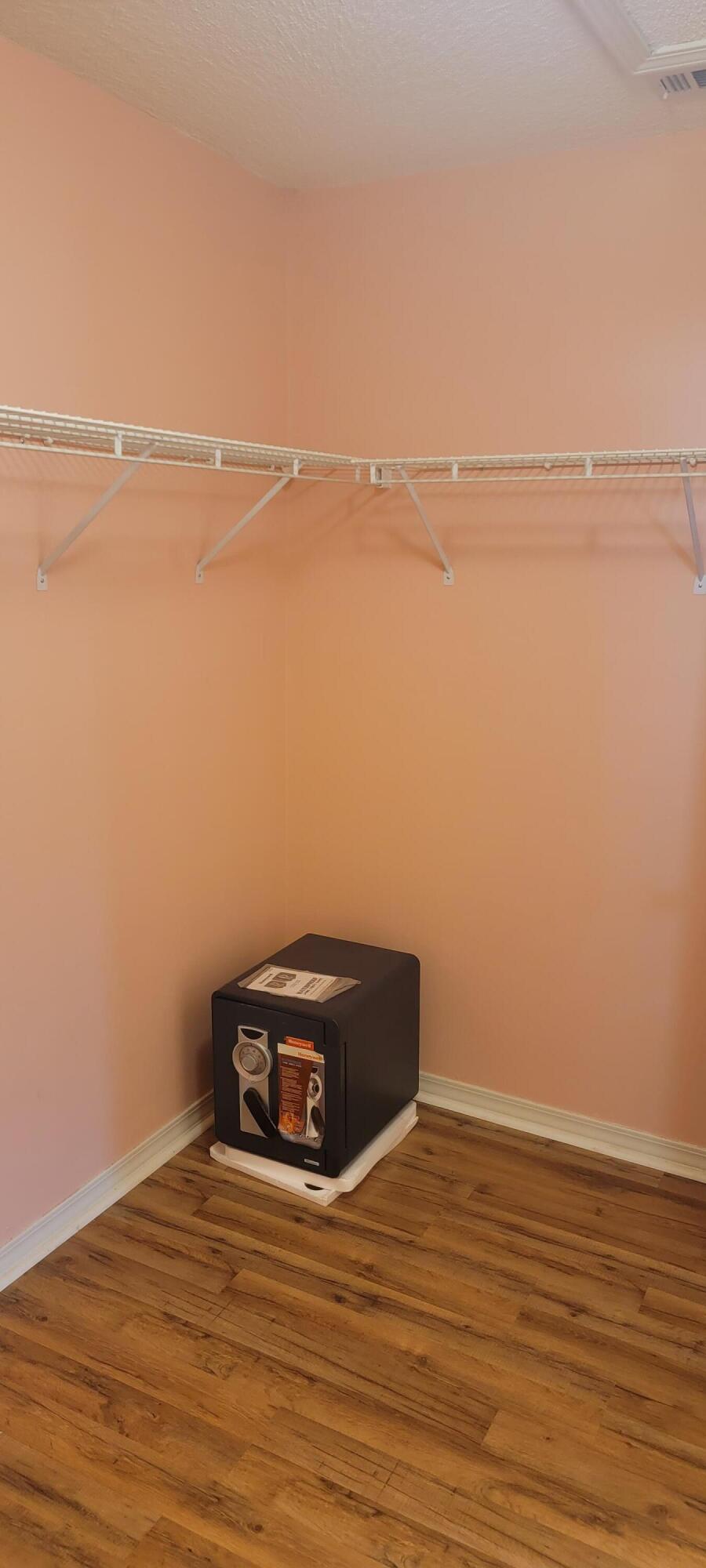 COUNTRYVIEW EST 4TH PH V - Residential