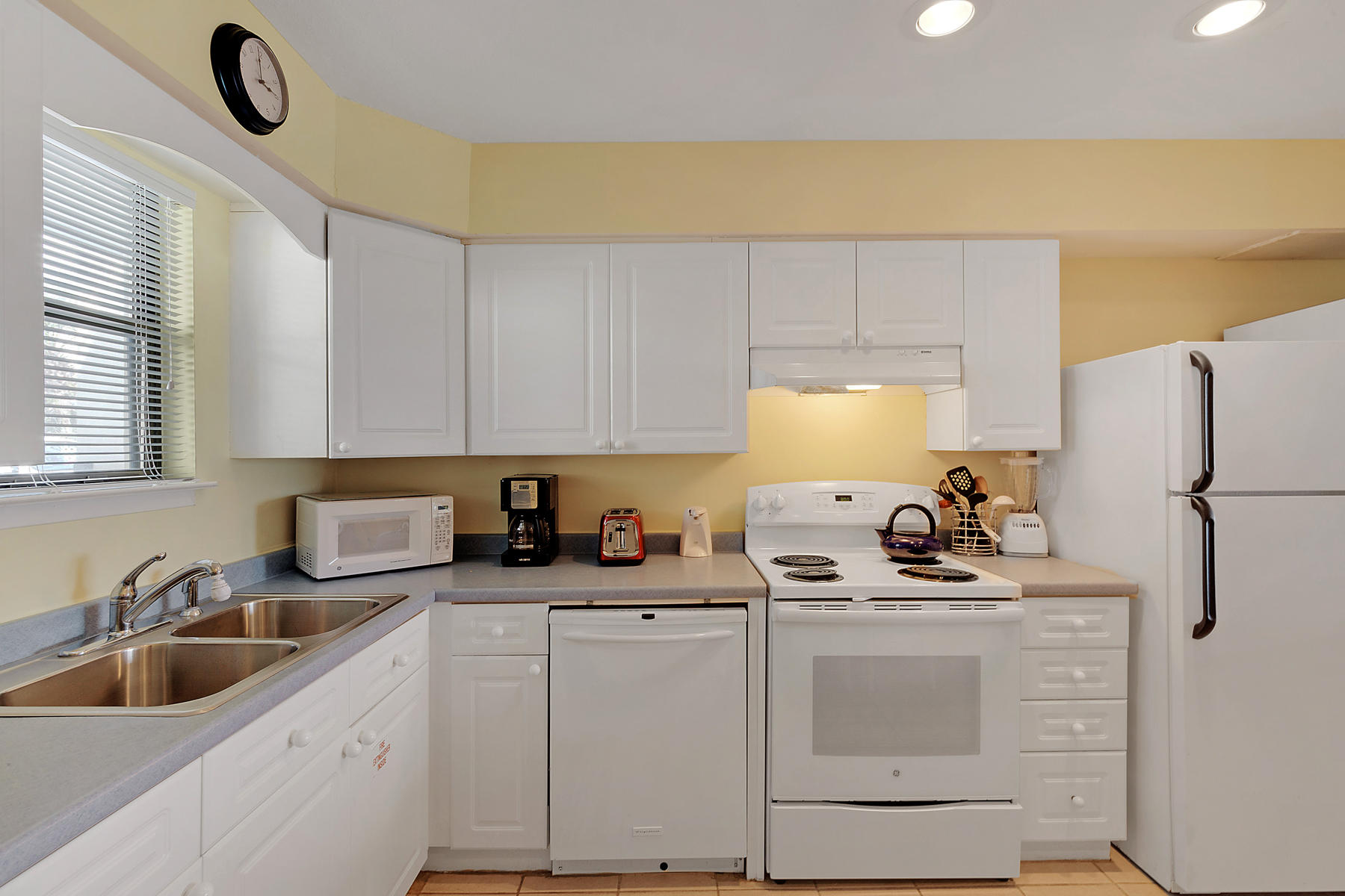 BEACHSIDE CONDO AT SEAGROVE - Residential