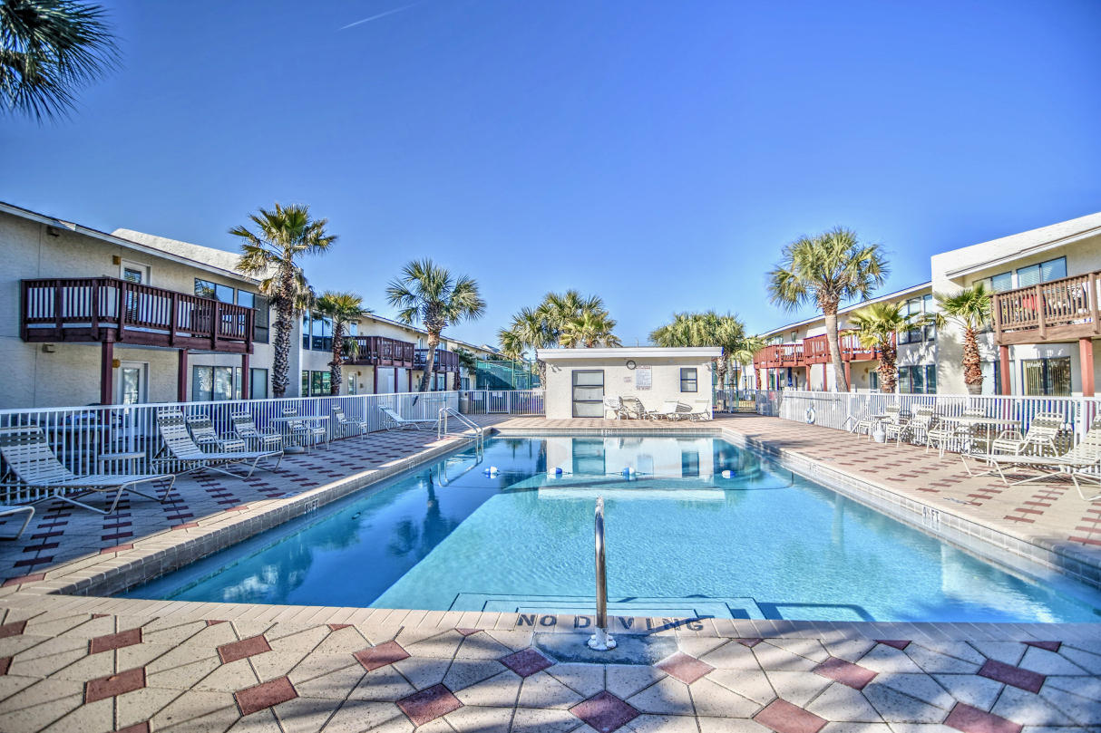 BEACHVIEW CONDOMINIUM - Residential