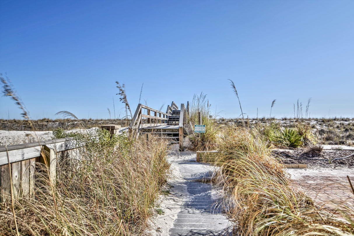 BEACHVIEW CONDOMINIUM - Residential