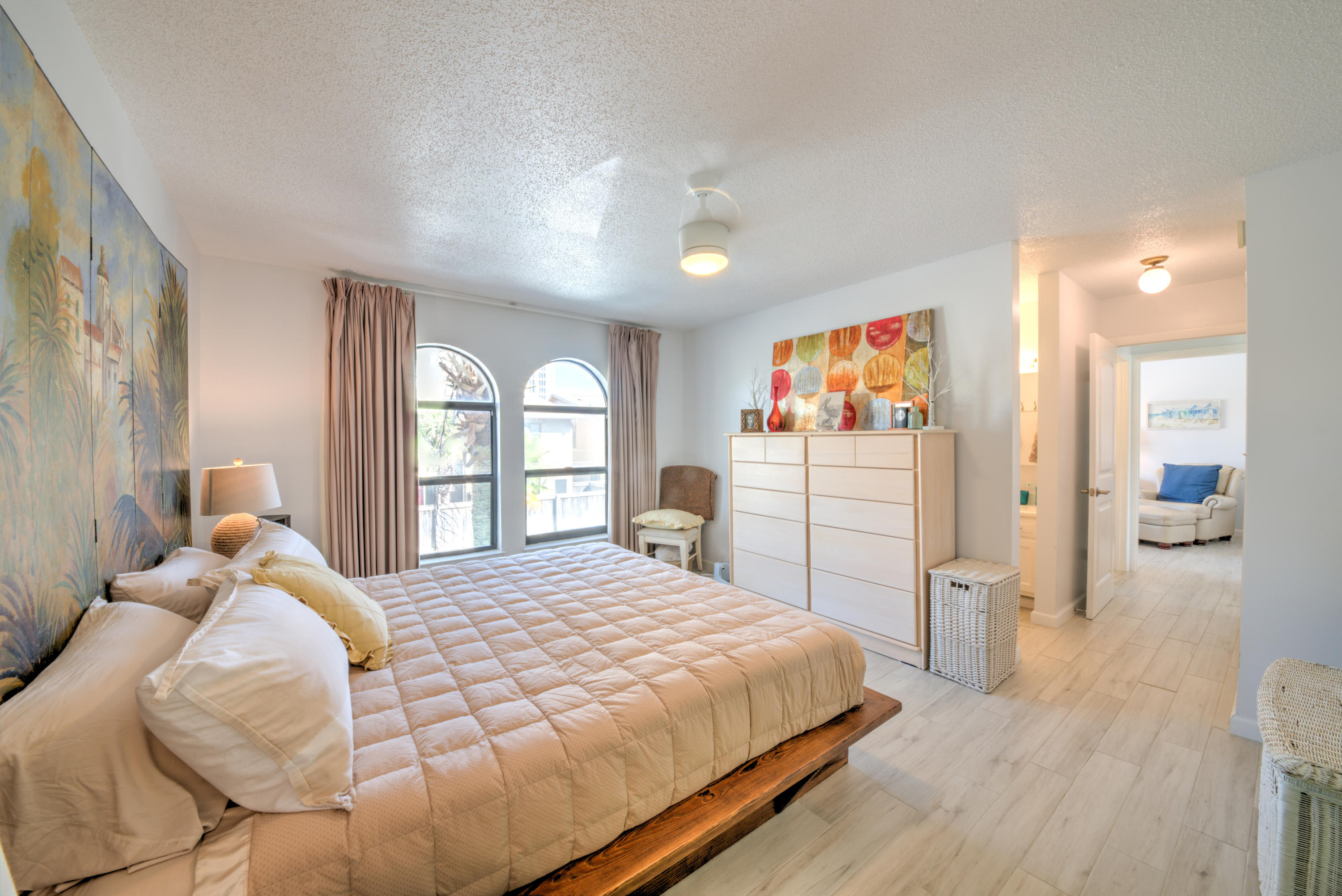 BEACHVIEW CONDOMINIUM - Residential